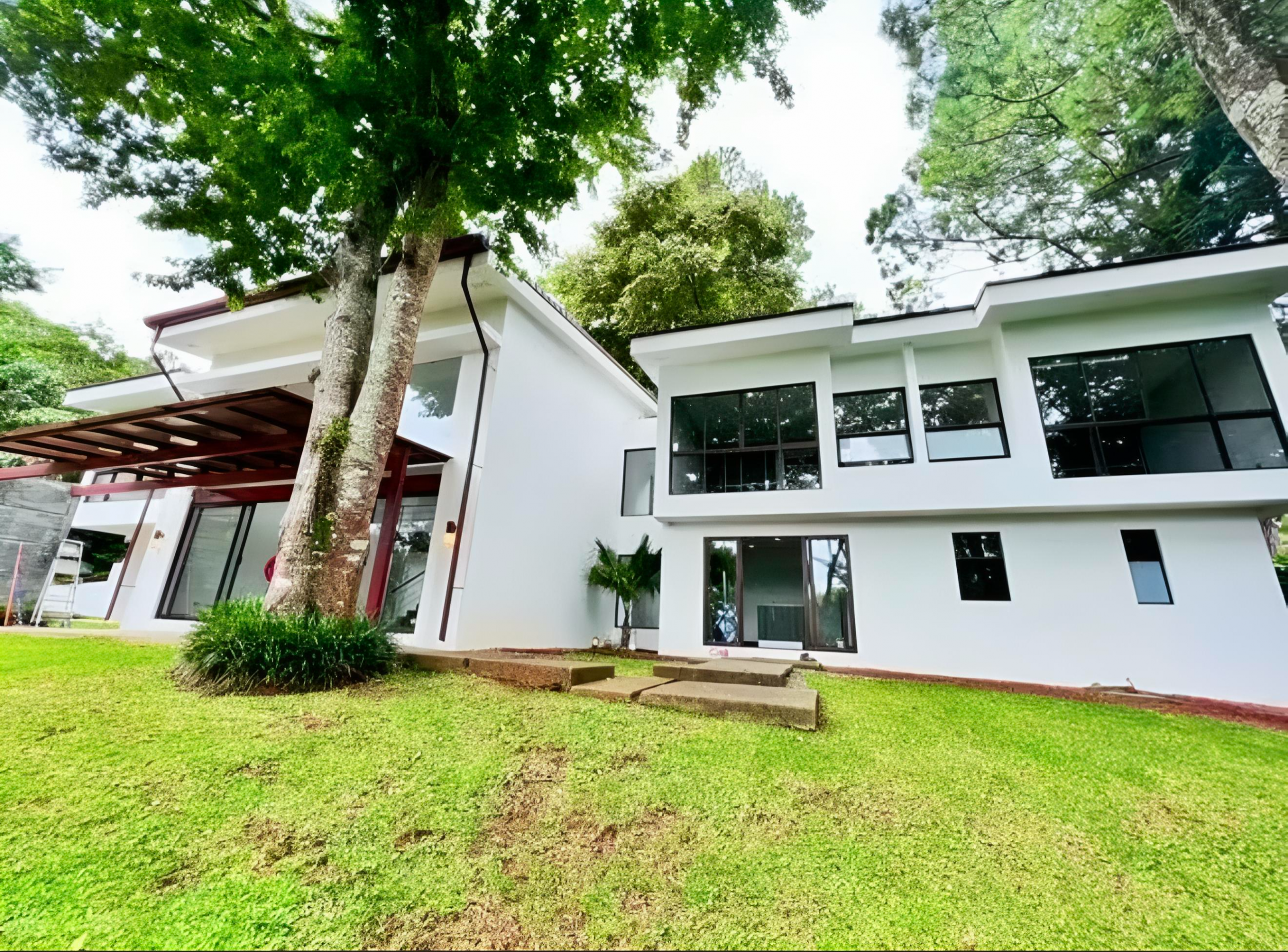 Exclusive Mountain Home in a High-End Private Gated Community – Santa Ana
