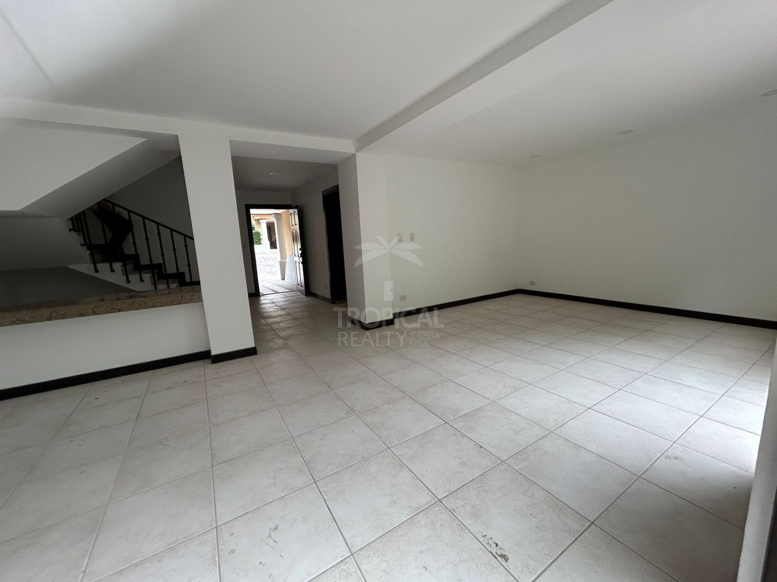 Modern Home for Sale or Rent in Gated Community near La Paco, Escazú RENTED