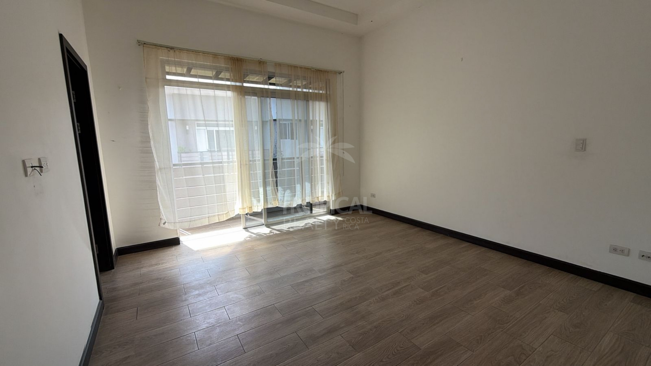 Contemporary Townhome for Sale in Pozos de Santa Ana – Comfort, Location & Great Value