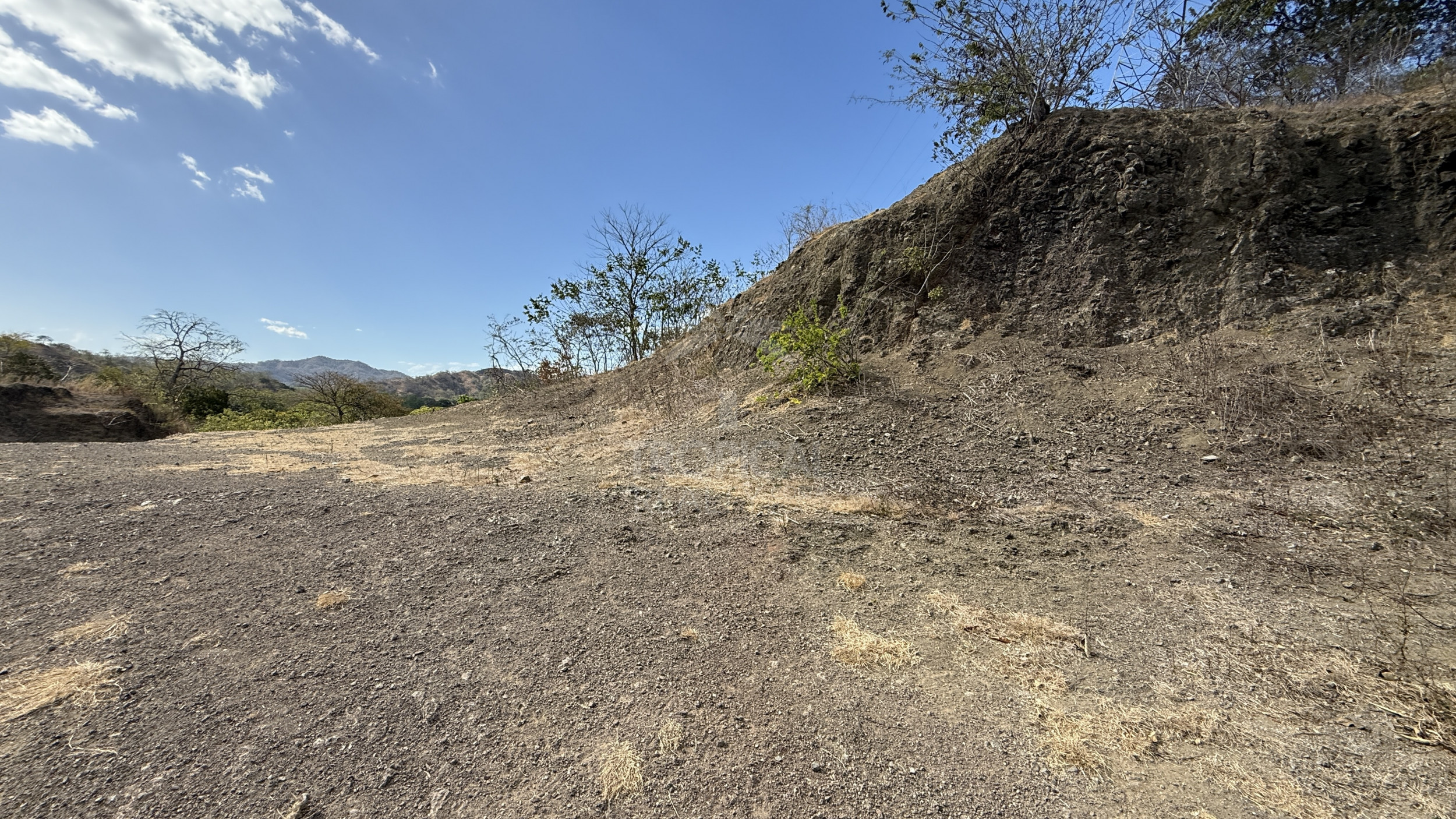 1.4 Hectares in Nuevo Colón, Guanacaste – 92 m Road Frontage