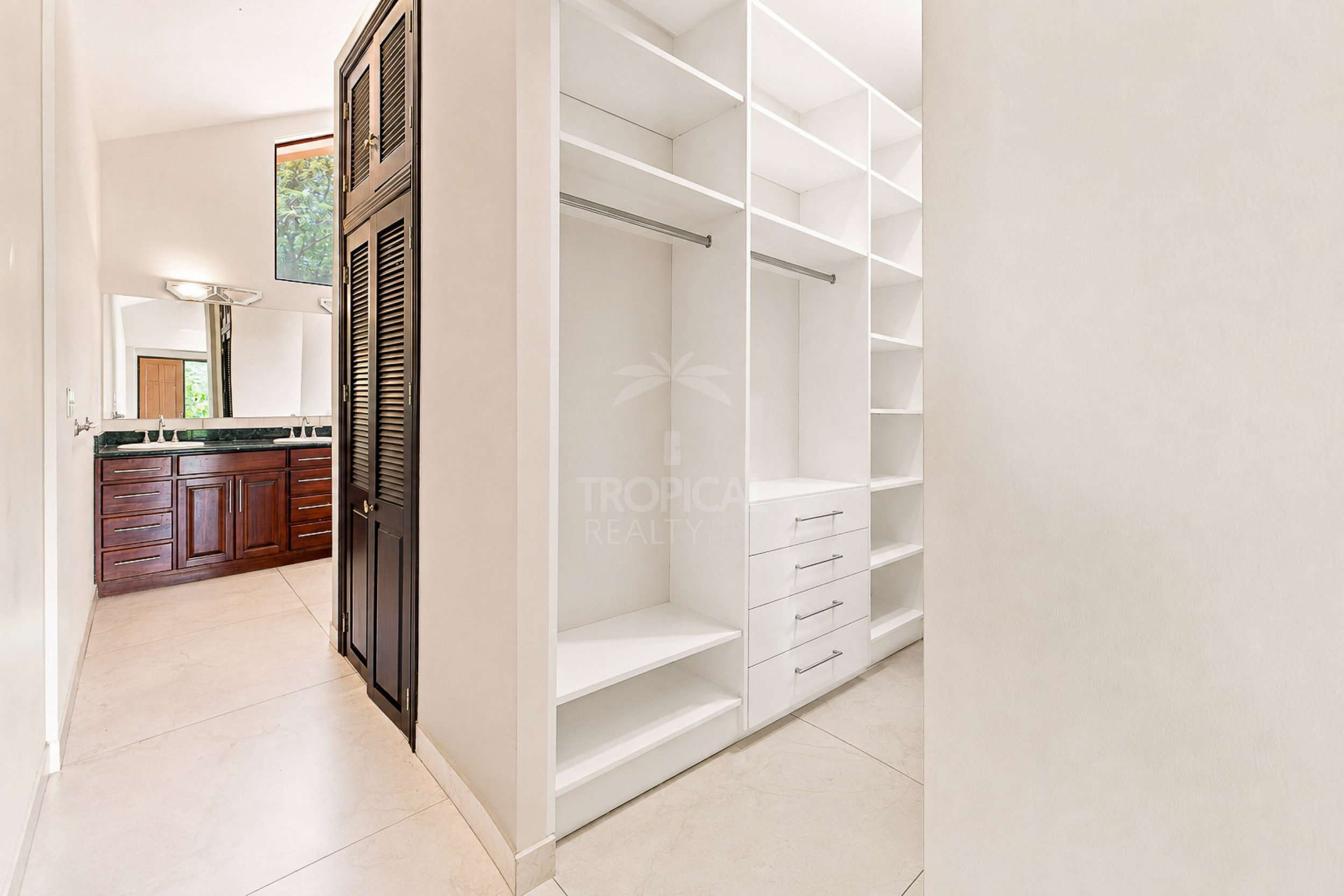 Valley View Luxury Home — Gated-Community Living in Santa Ana, Costa Rica
