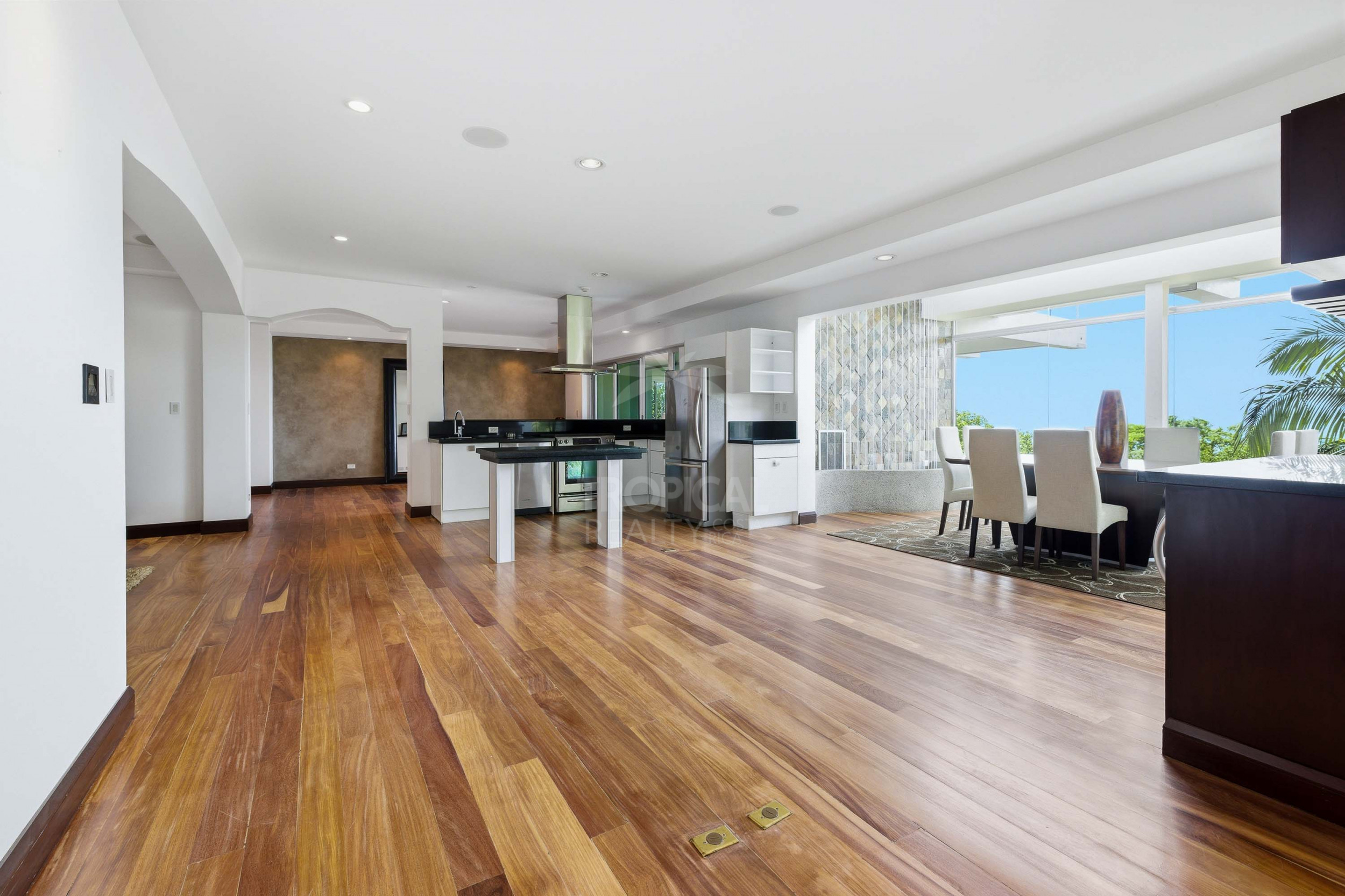 Luxury Contemporary Estate for Sale in Santa Ana with Panoramic Valley and Mountain Views