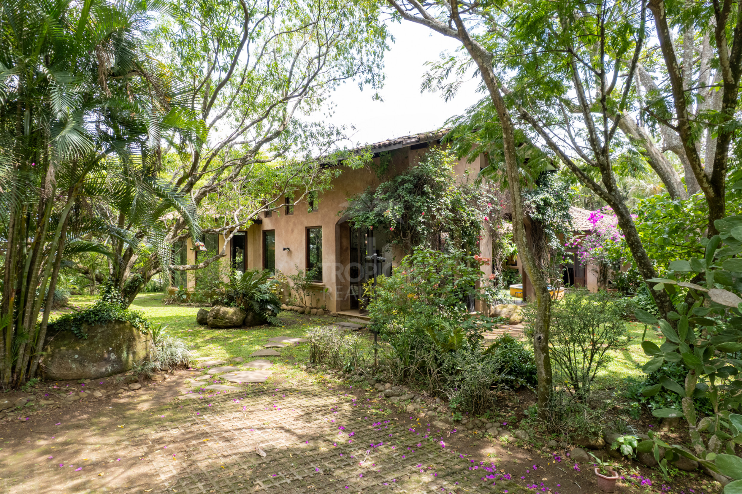 The Country Retreat You Dreamed Of LUXURY PRIVATE ESTATE
