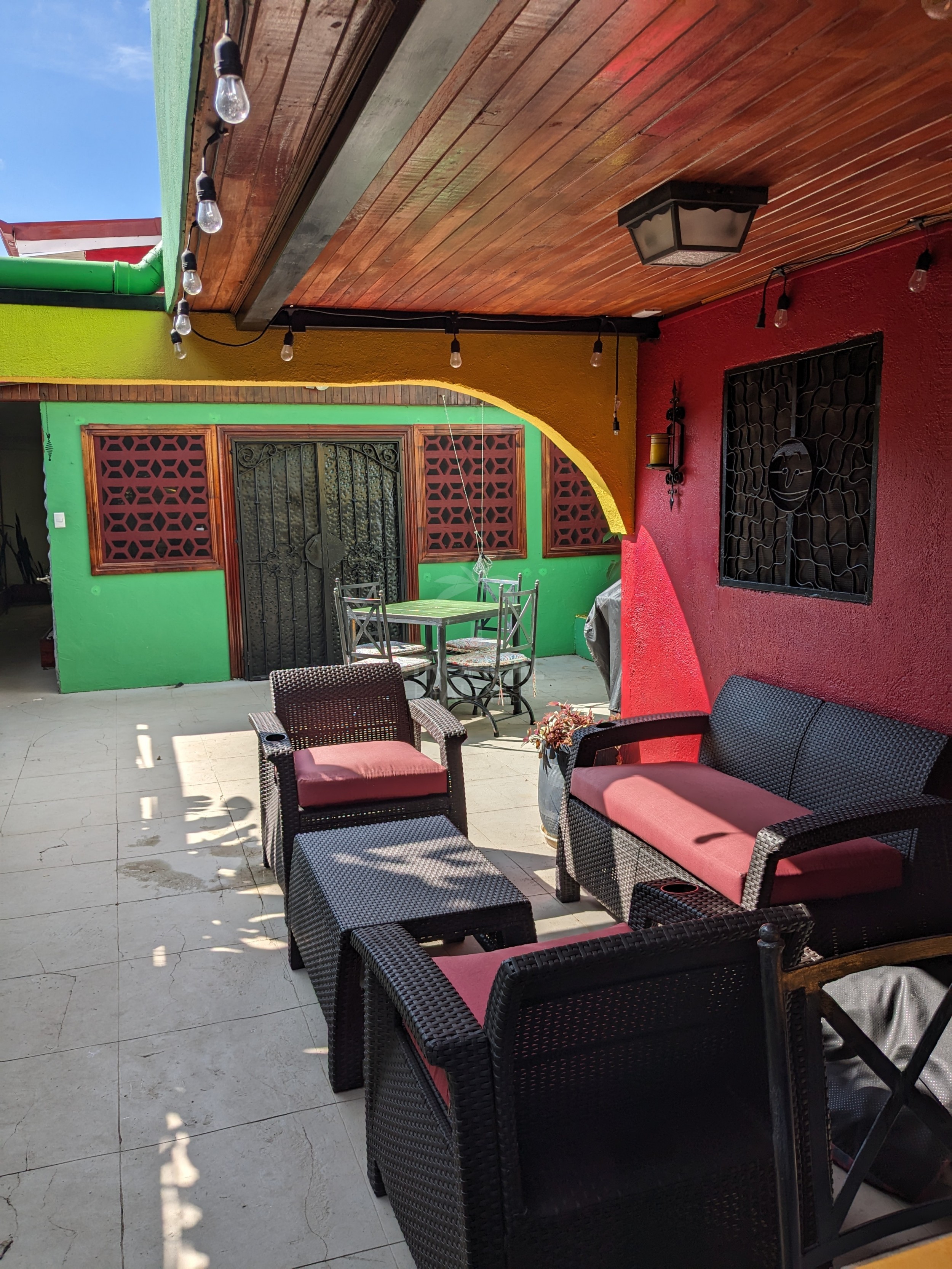 Property 2 homes, Mountain Views in San Isidro, Alajuela – Ideal Income/Hospitality or Vacation Home