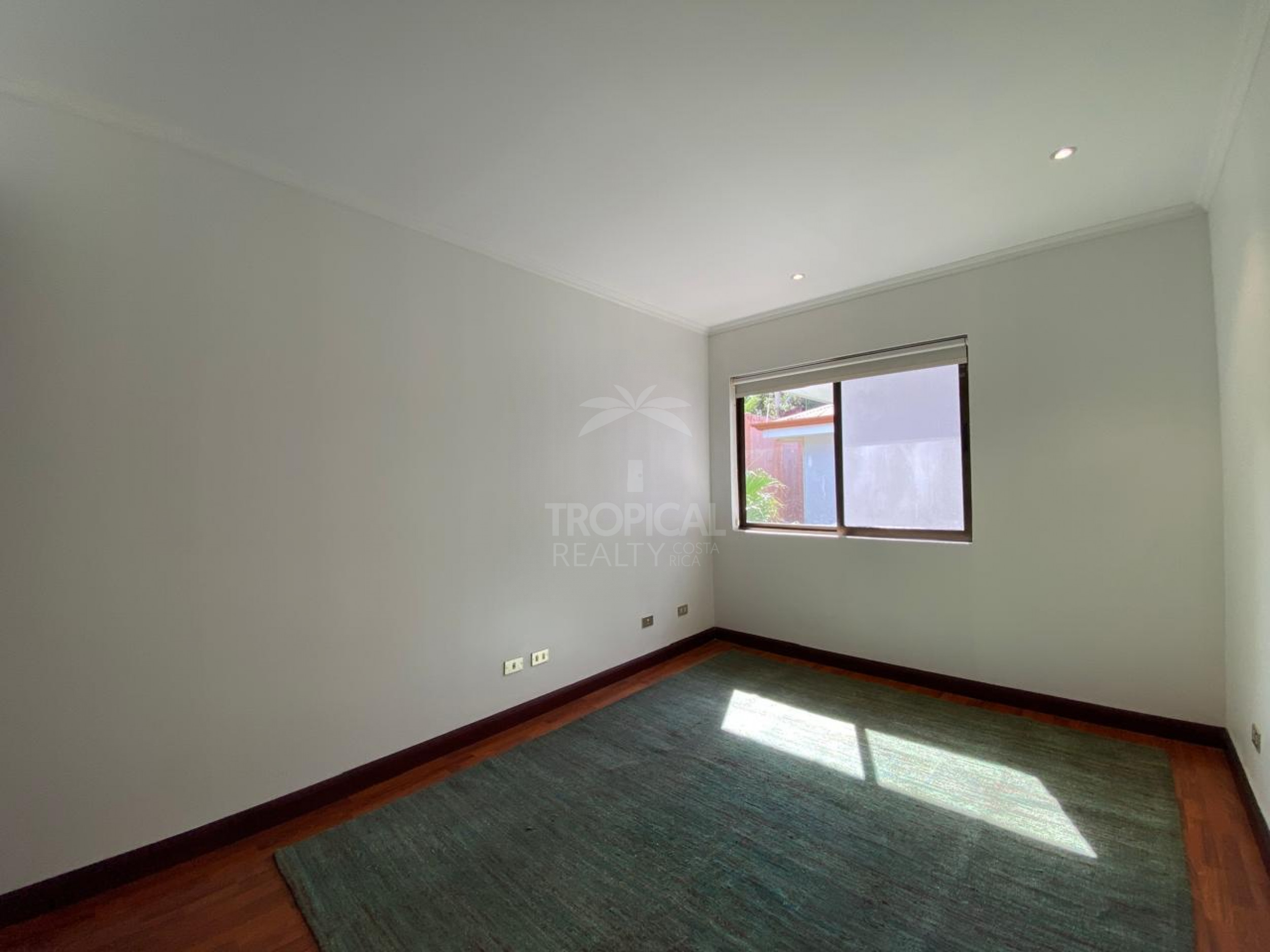 Spacious Semi-Furnished Apartment for Rent and Sale – Alto de las Palomas, Escazú
