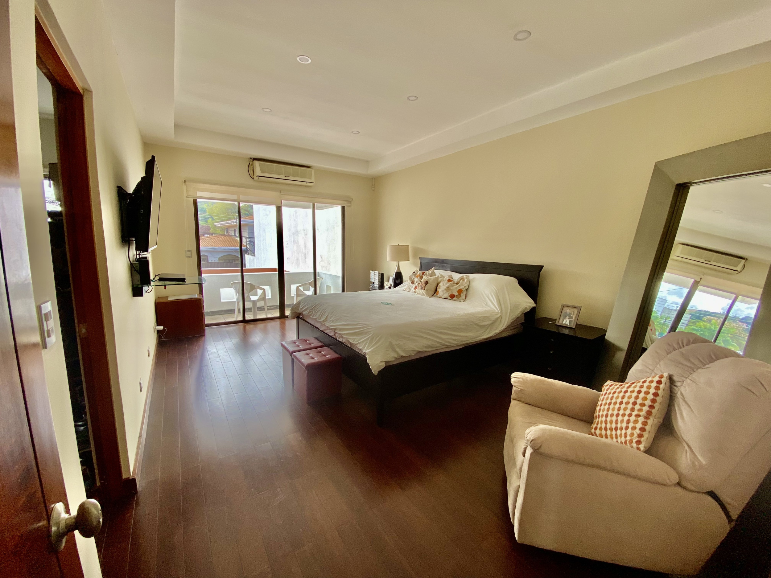 SOLD Luxury Contemporary Residence in Escazú: Spacious Living, Natural Light, and Exclusive Amenities in South Guachipelin