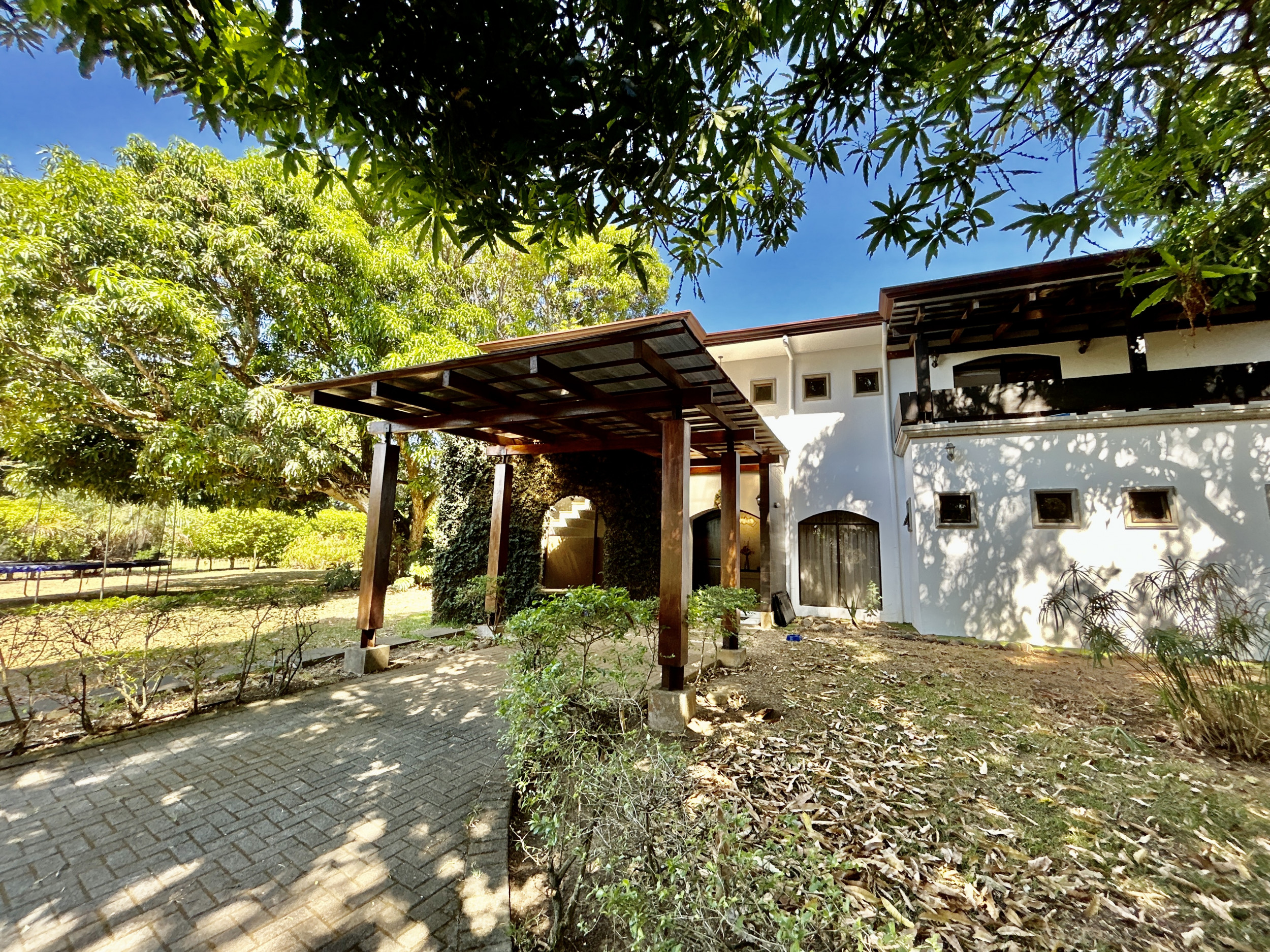 Experience Paradise: Your Dream Home Awaits in a Serene Oasis Garita Alajuela