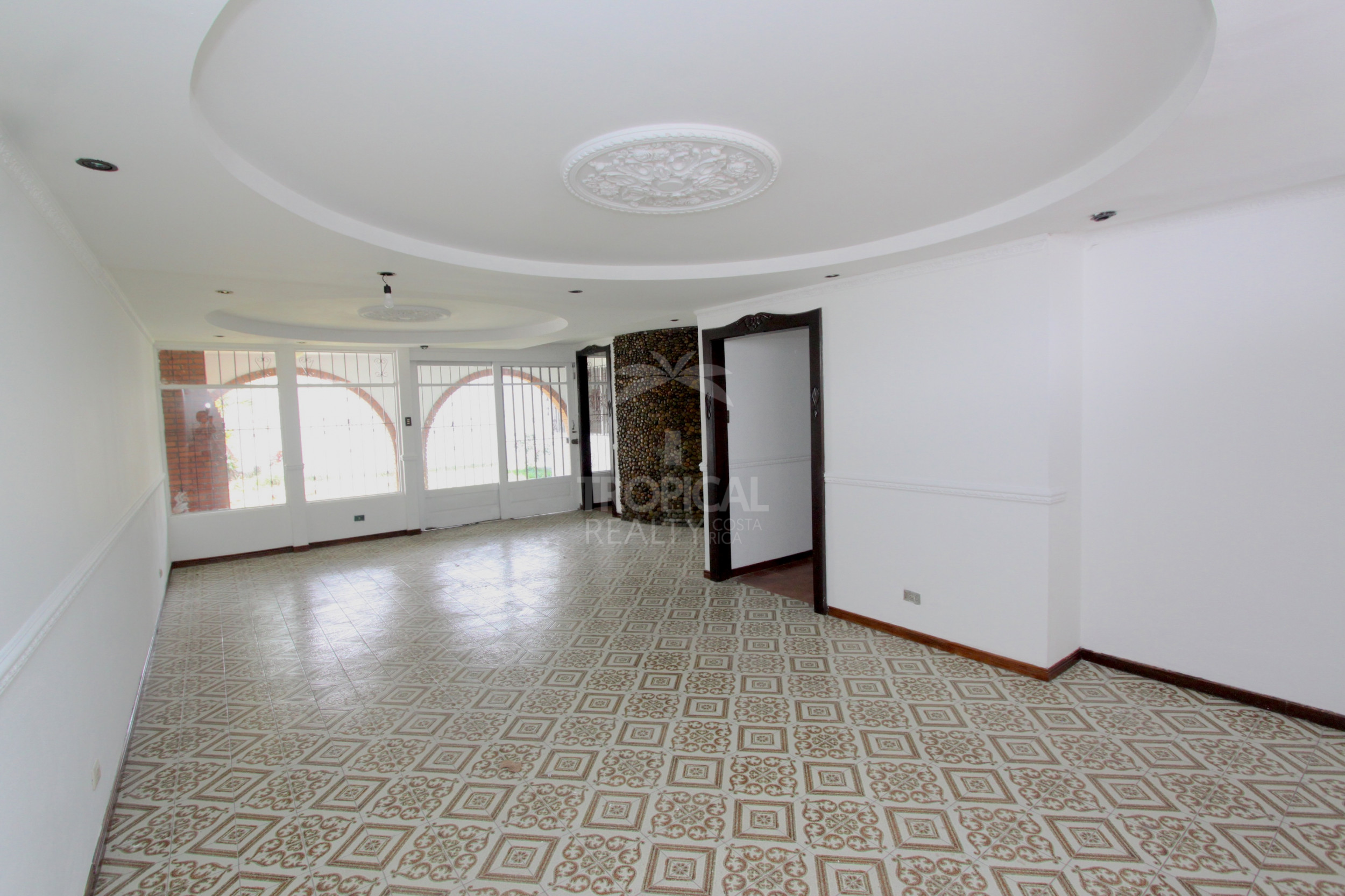 Mixed-Use Property for Sale in Sabana Sur – Spacious Layout with Outstanding Commercial Potential