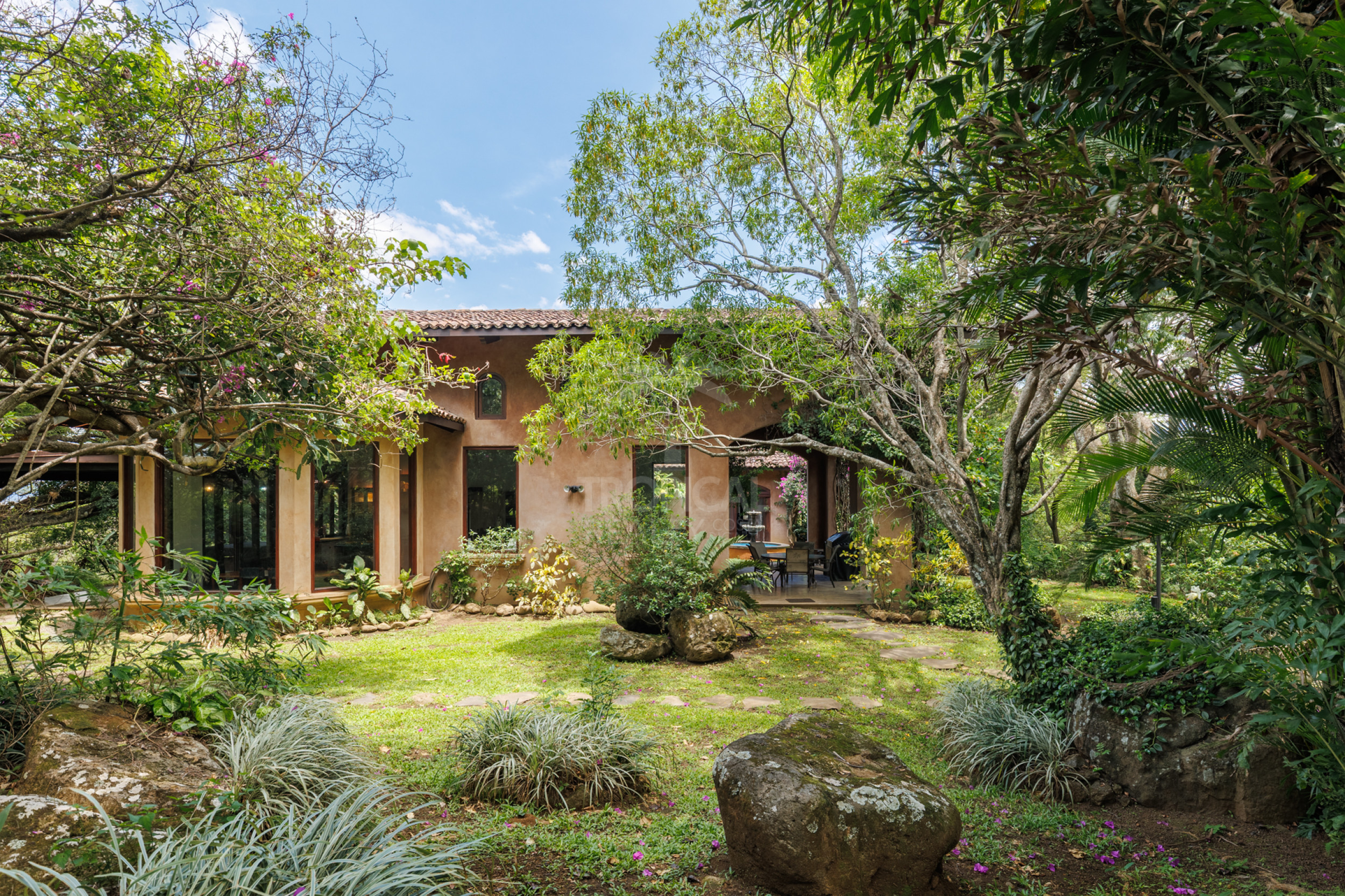 The Country Retreat You Dreamed Of LUXURY PRIVATE ESTATE