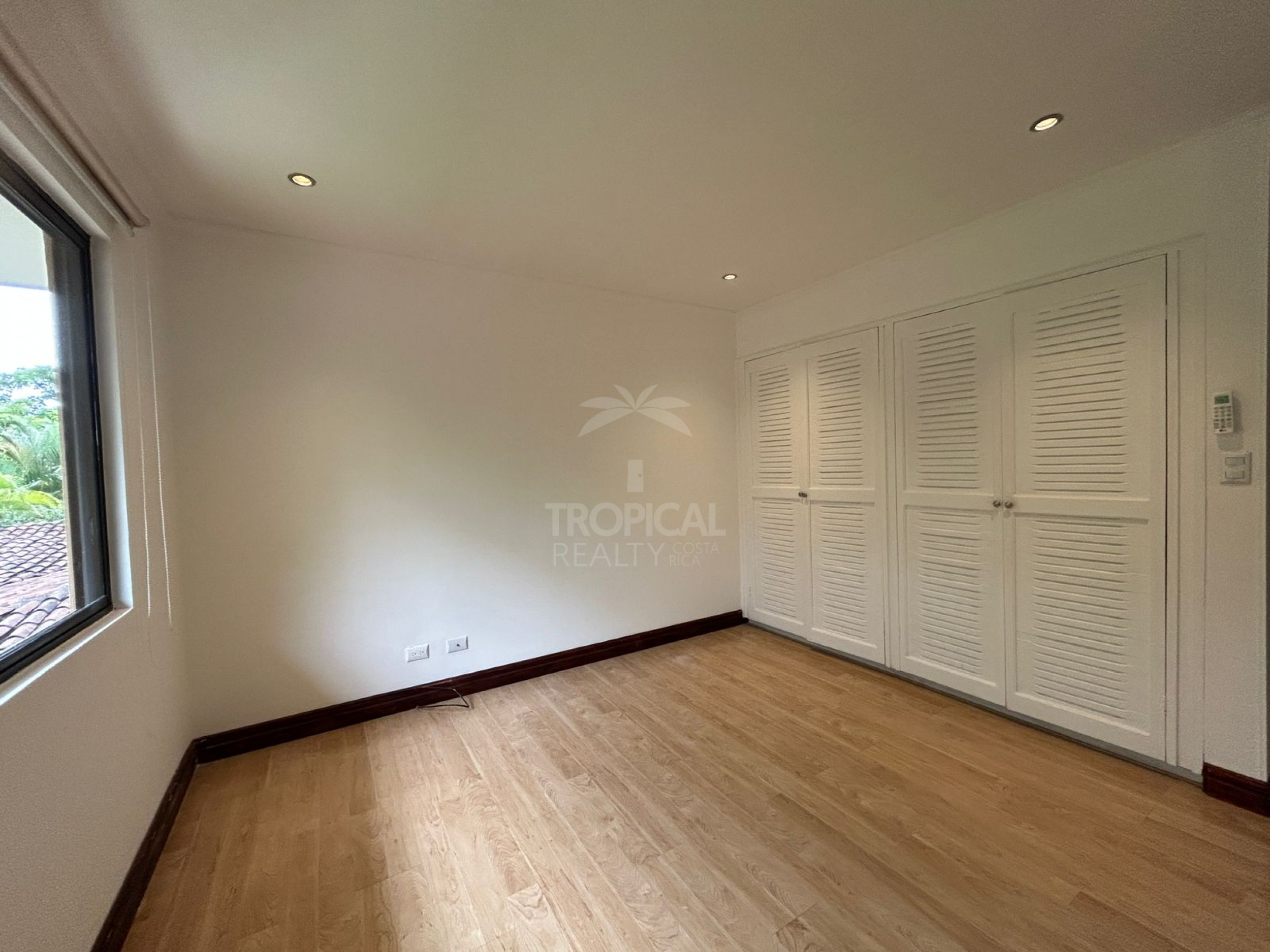 House for Sale in Escazú Gated Community Near World Gym – 3 Bedrooms, Office & Private Garden