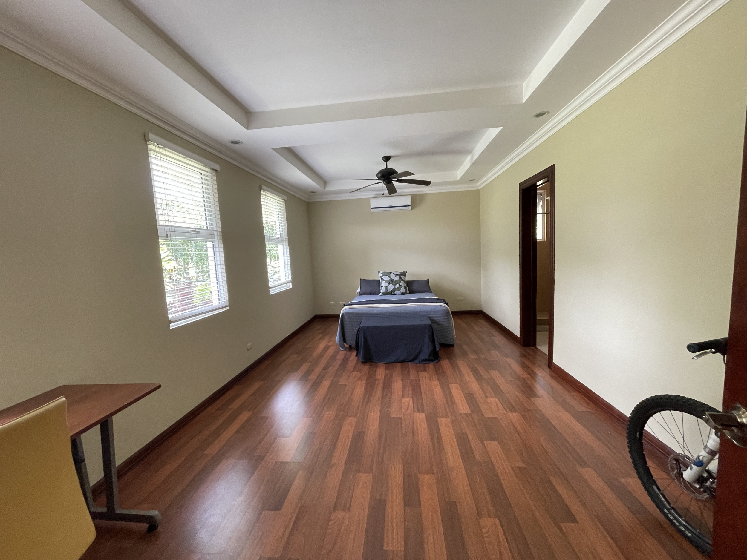 House for sale in Ciudad Colón, El Rodeo – With Pool and Spacious Green Areas
