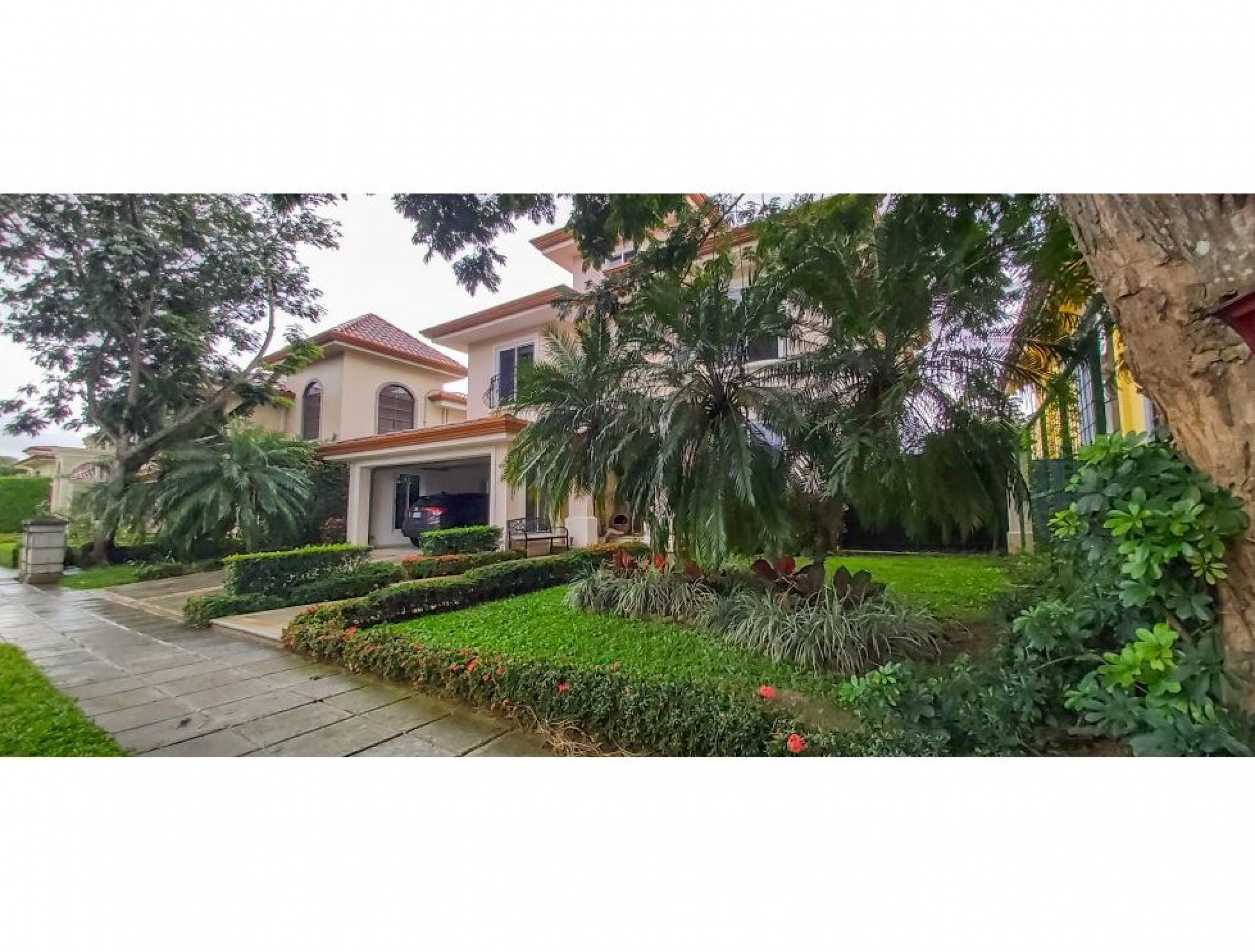 Charming Independent Residence available for Sale, Valle del Sol