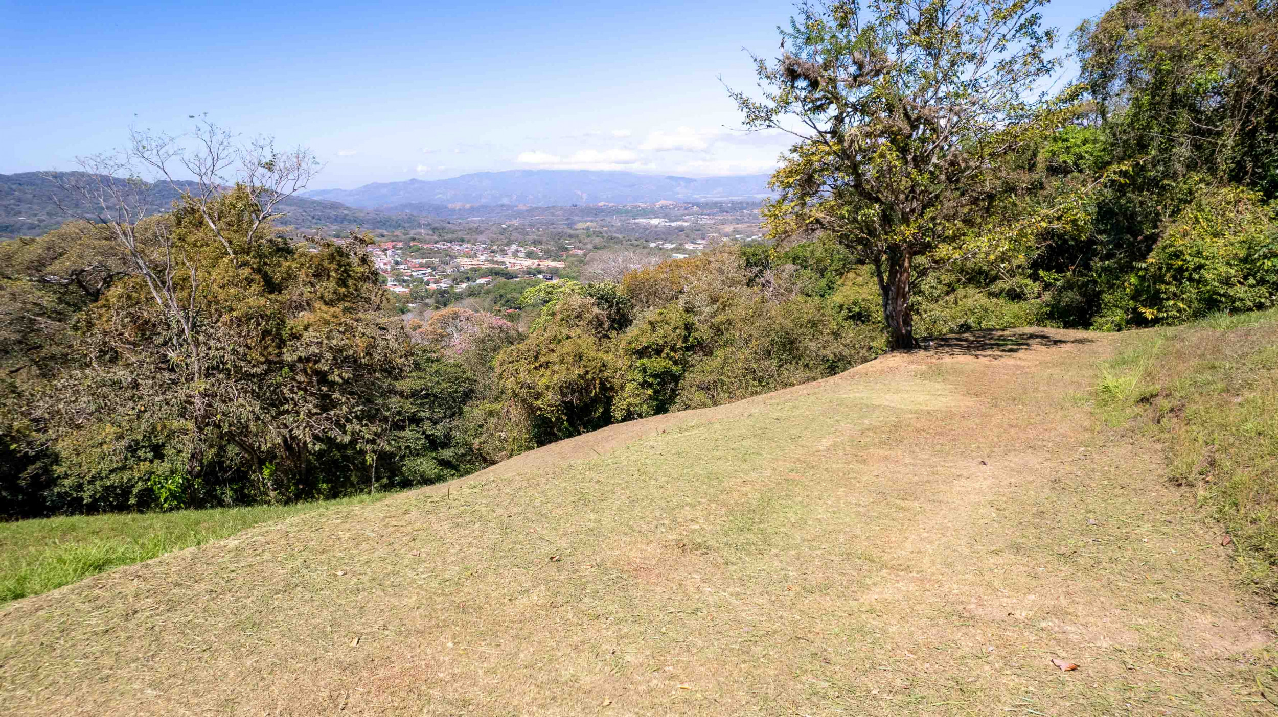 Stunning Lot with Views in Cerro Colón, Ciudad Colón