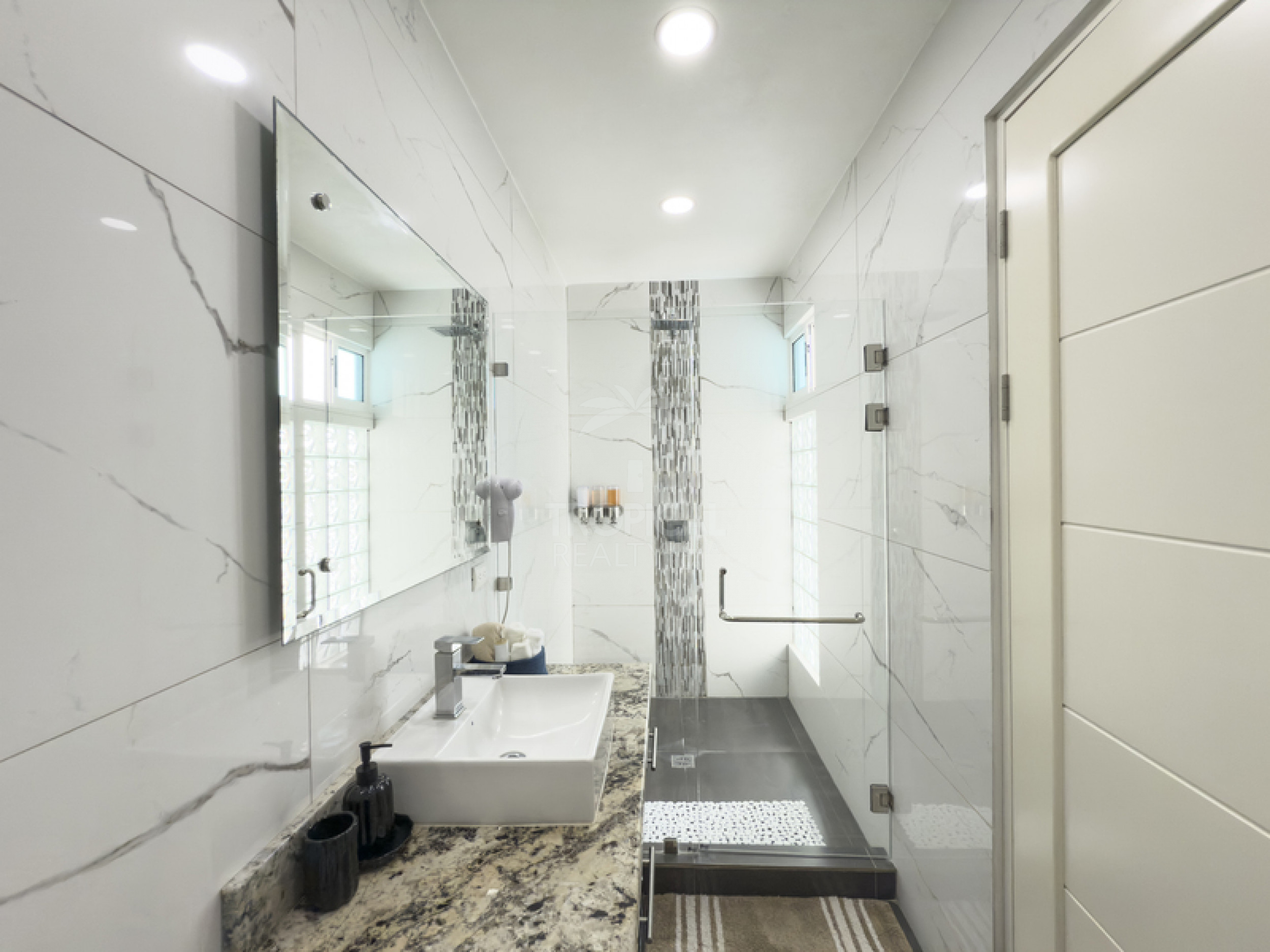 Modern Coastal Residence for Sale in Santa Teresa | Contemporary Design and Prime Location
