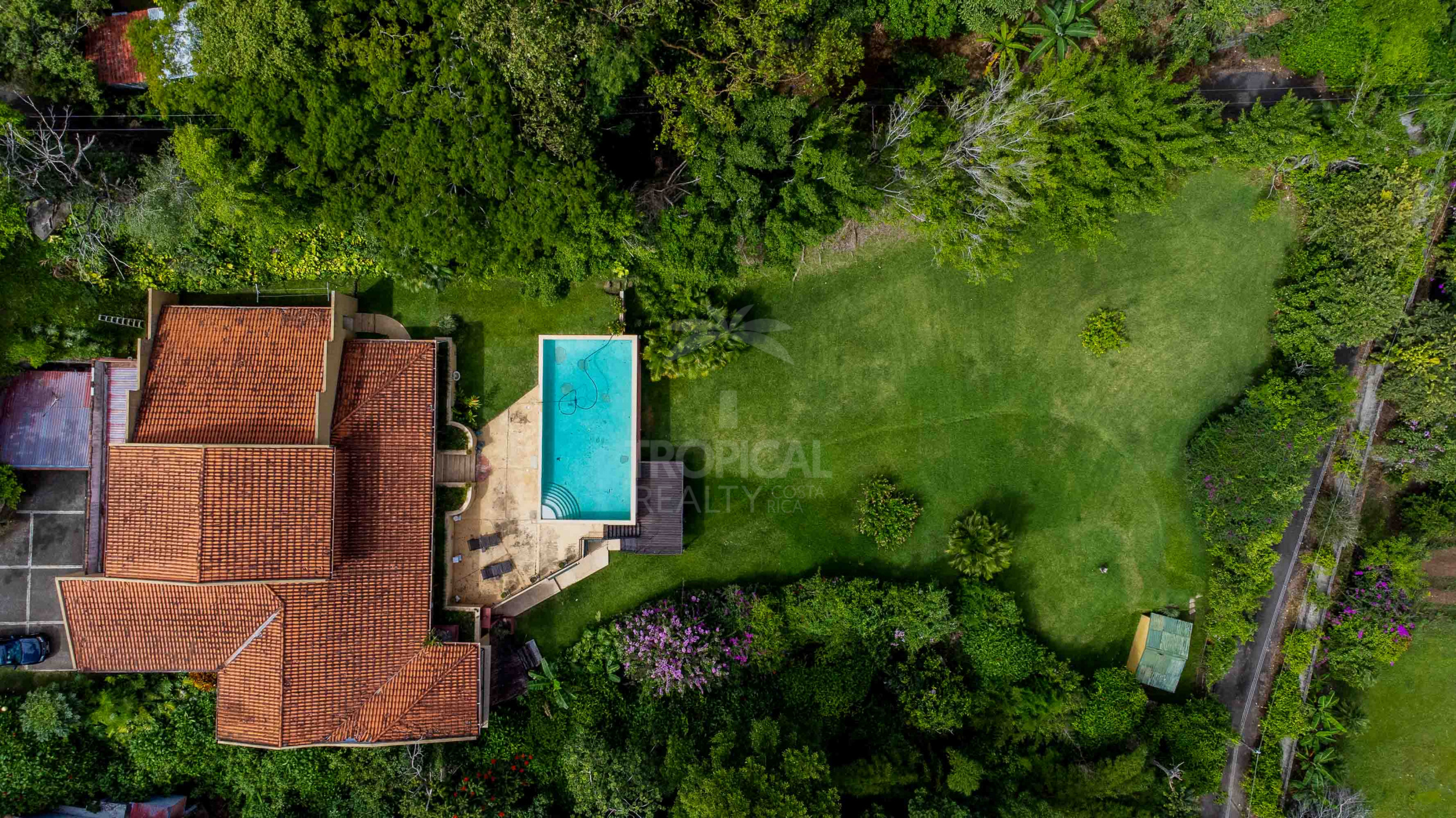 Elegant Italian-Style Villa with Mountain Views – Near Santa Ana, Costa Rica