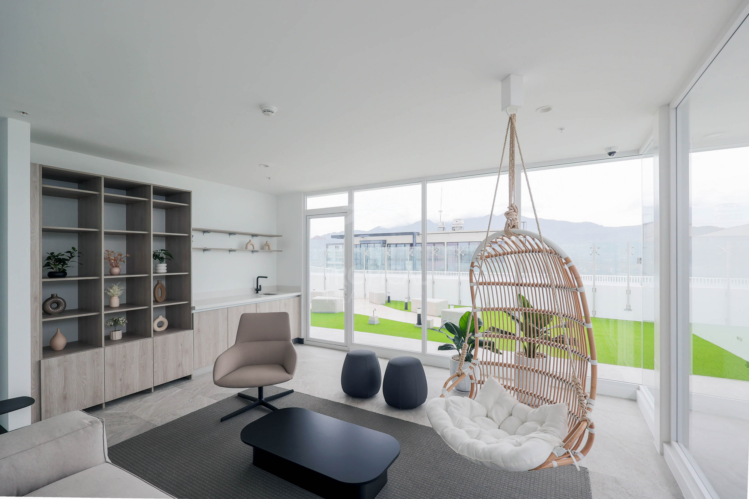 Contemporary City View Apartment – La Sabana, San José