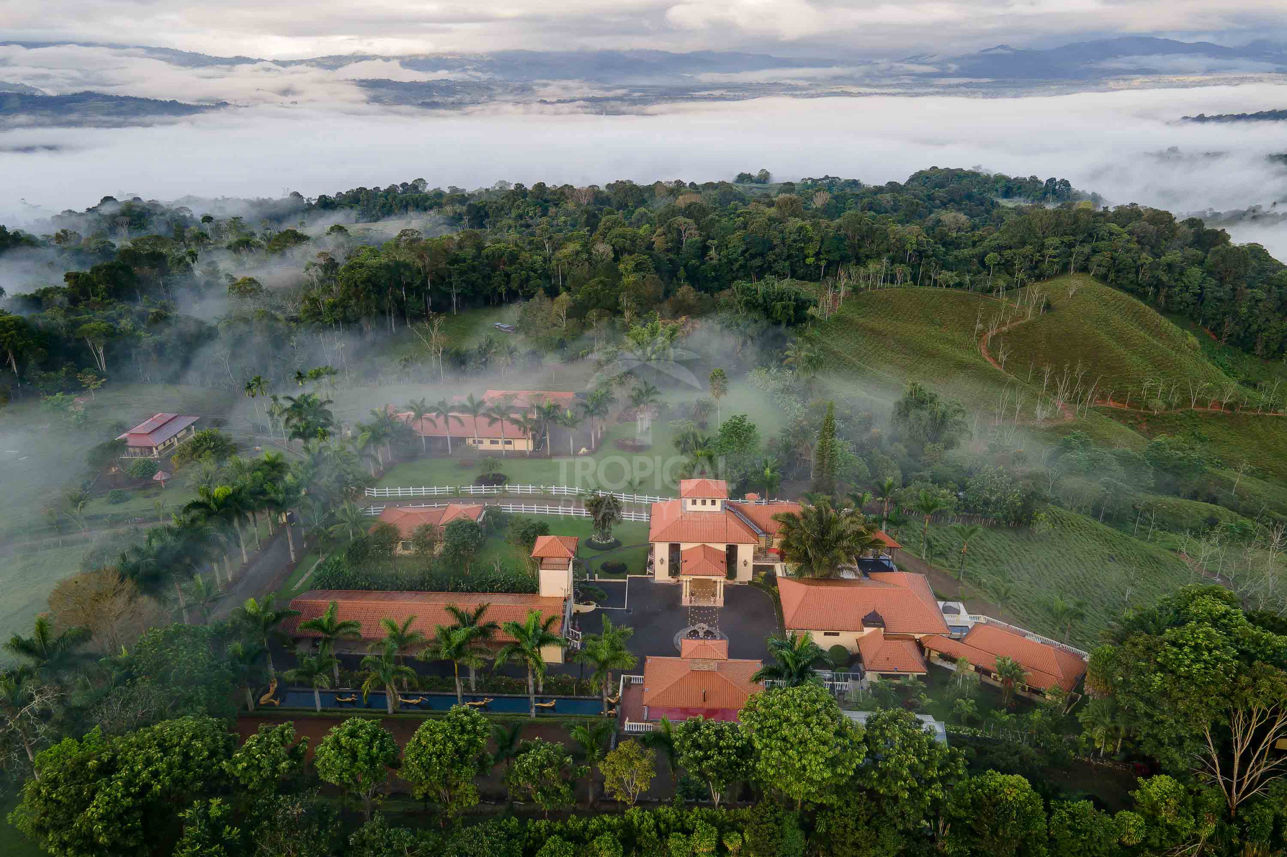 Grand Luxury Estate – Rancho Villa Verde