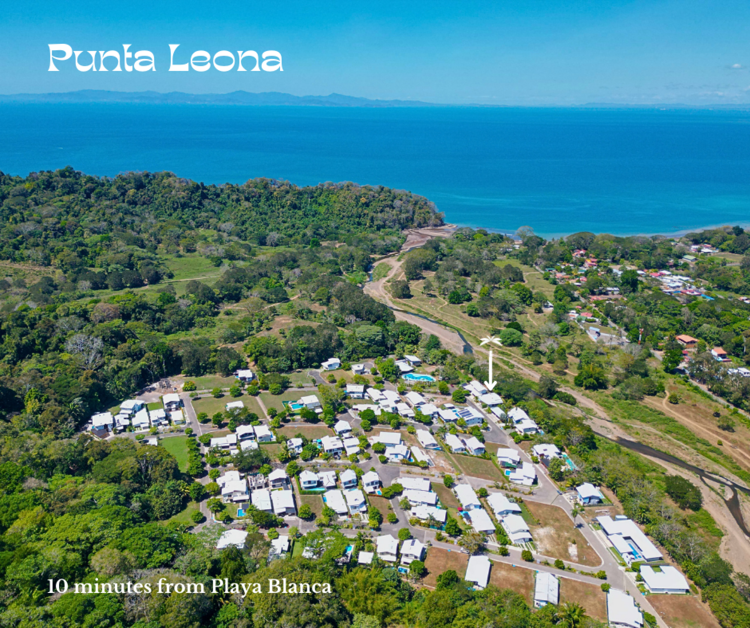 Beach-house for sale in gated community Punta Leona