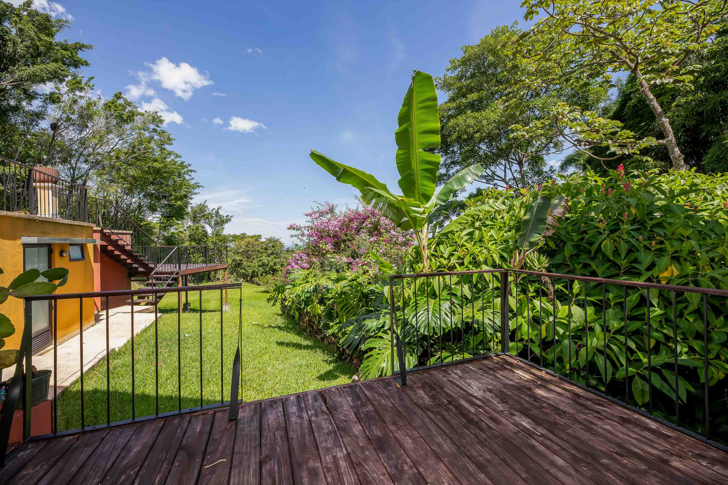 Elegant Italian-Style Villa with Mountain Views – Near Santa Ana, Costa Rica