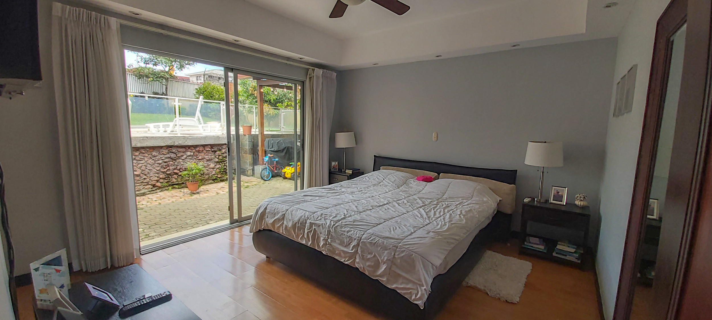 Elegant one-story house in Los Laureles de Escazu with a pool for your enjoyment SOLD