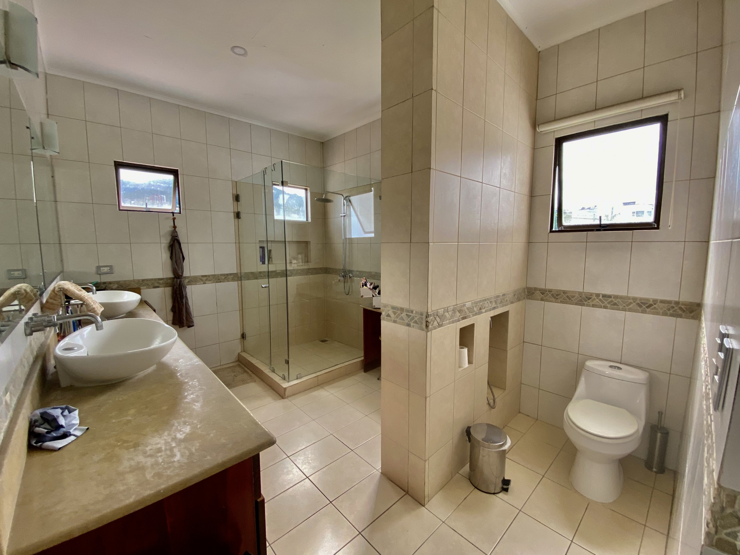 SOLD Luxury Contemporary Residence in Escazú: Spacious Living, Natural Light, and Exclusive Amenities in South Guachipelin