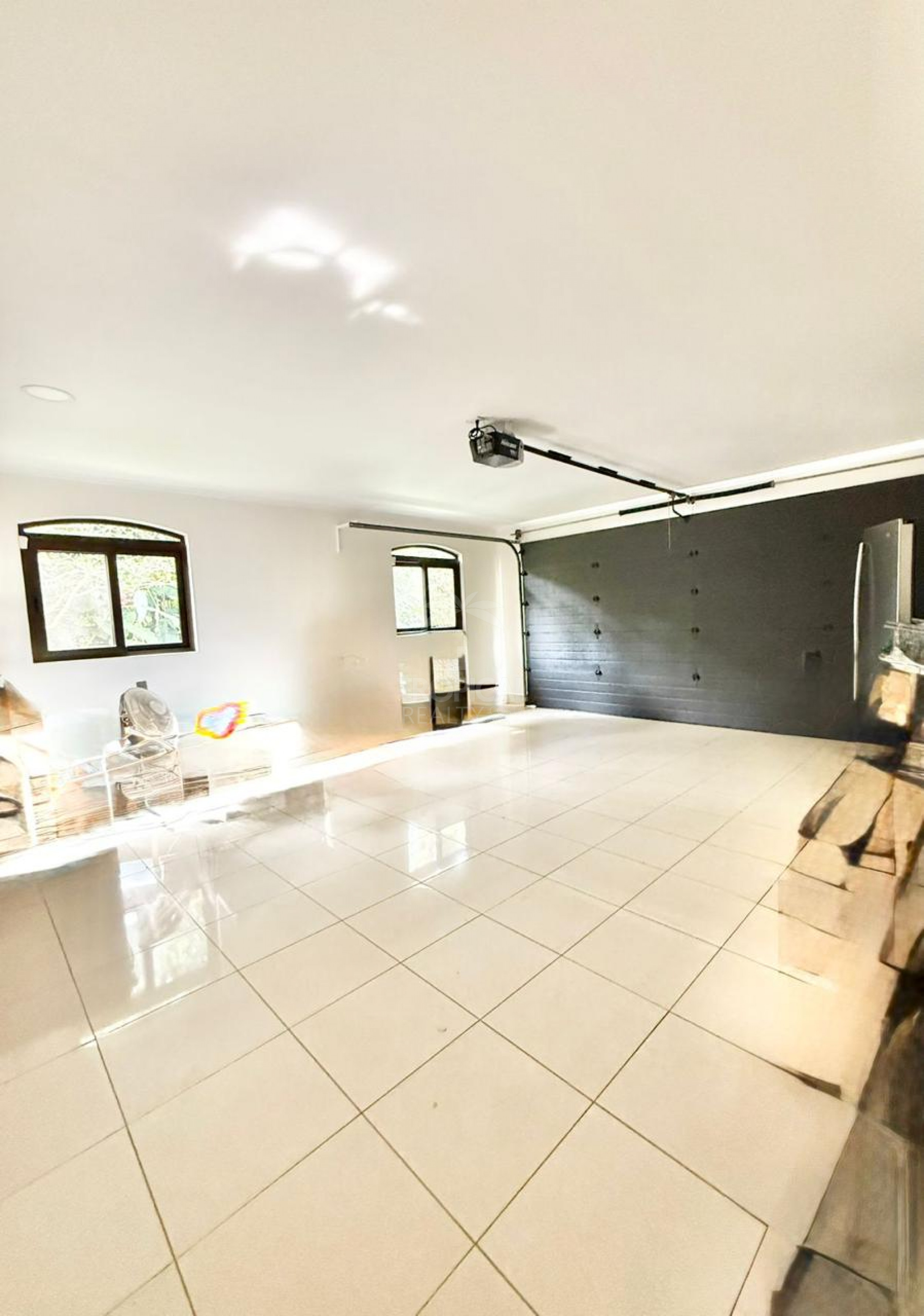 Luxury Single-Story Home in Monterán, Curridabat – 4 Bedrooms, Jacuzzi & 2,800 m² Lot