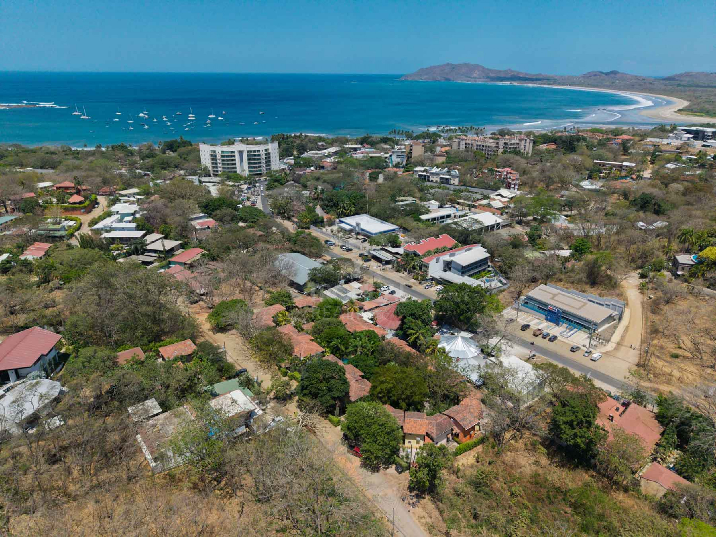 Renovated Townhome for Sale in Tamarindo – Walking Distance to the Beach and Excellent Investment Opportunity