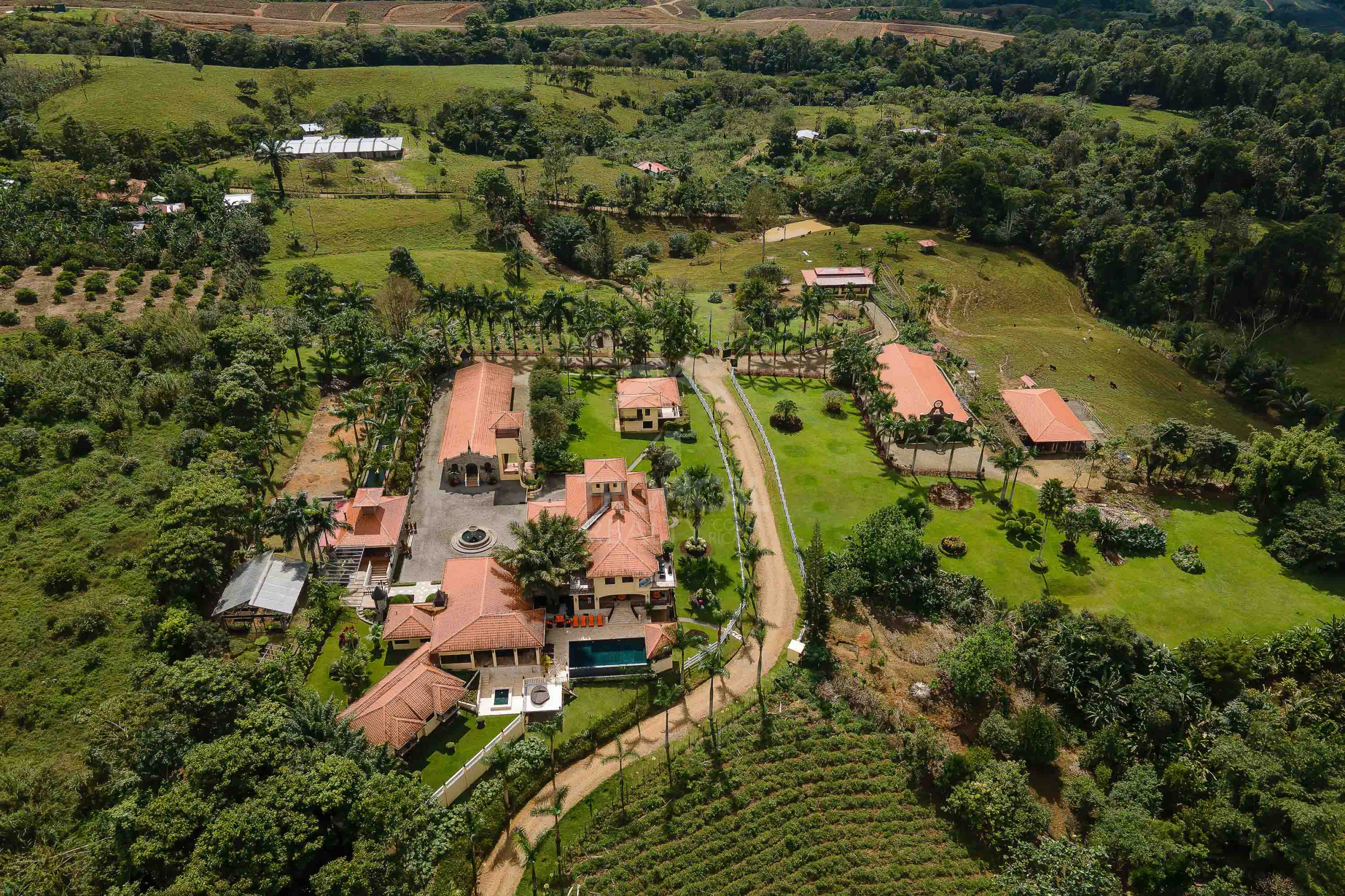 Grand Luxury Estate – Rancho Villa Verde