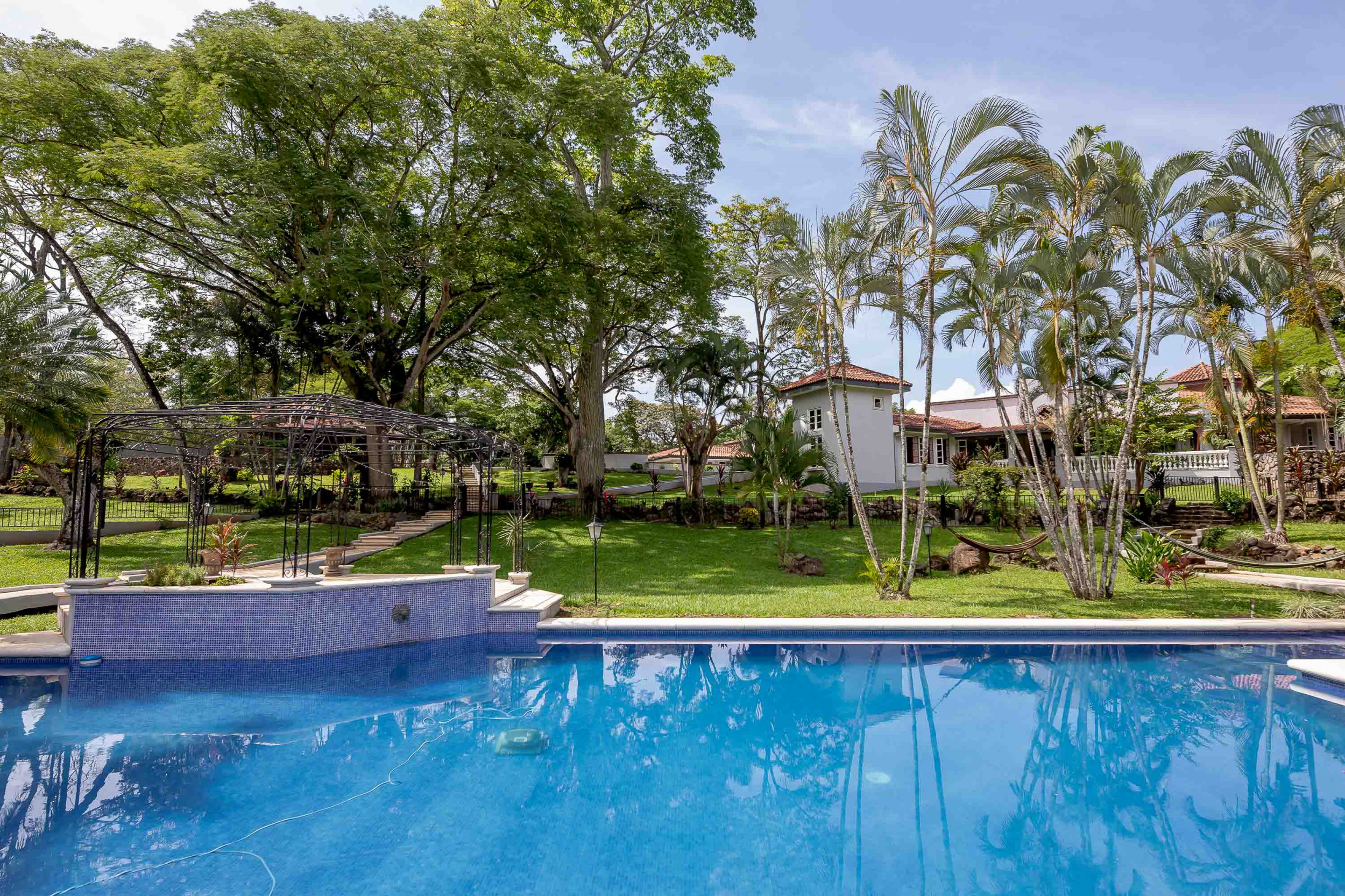Resort-Style Luxury Villa in Turrucares, Alajuela: Your Dream Home Awaits!