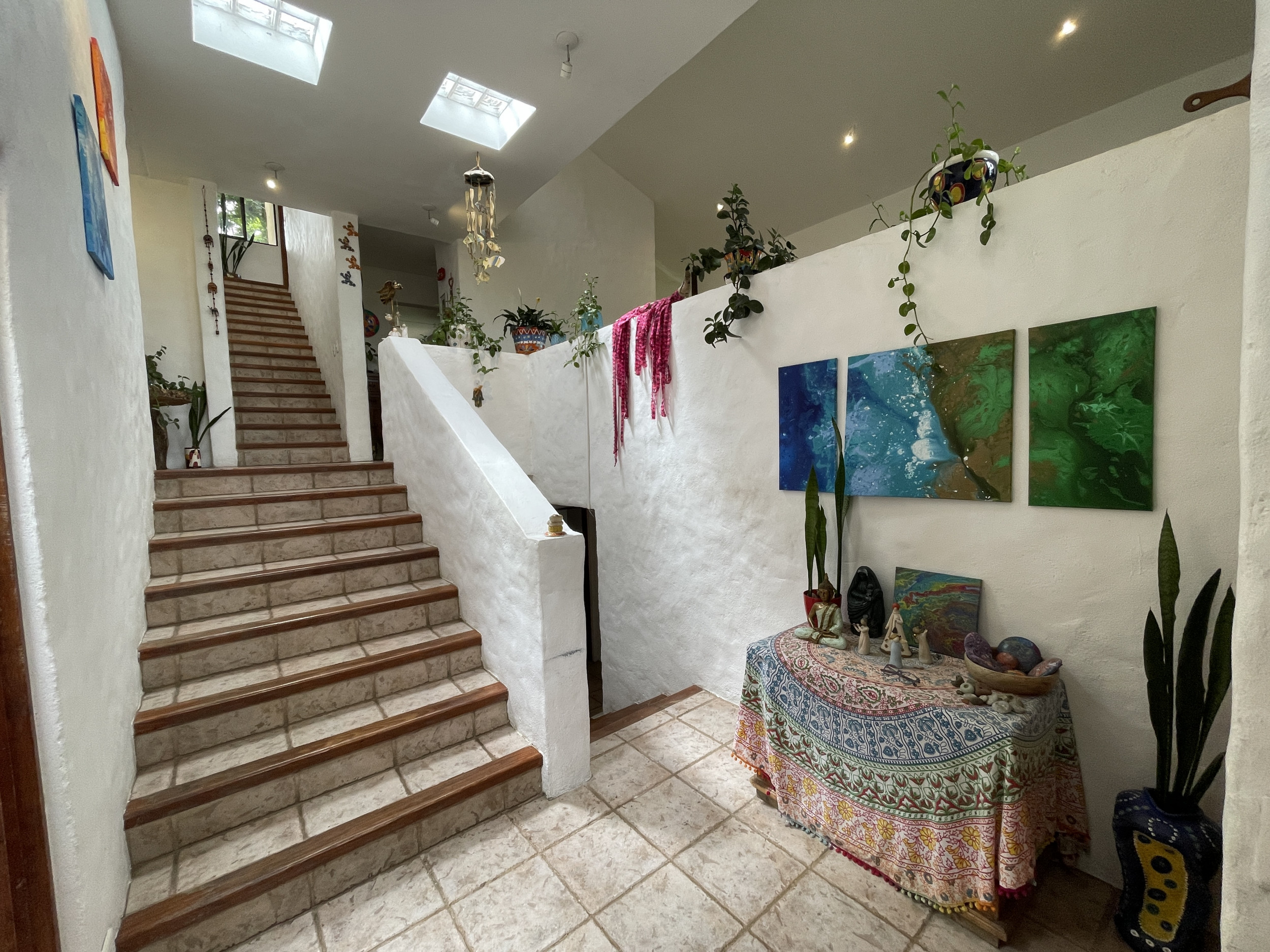 Spacious 5-Bedroom Home in Gated Community in Escazú, Guachipelin Norte