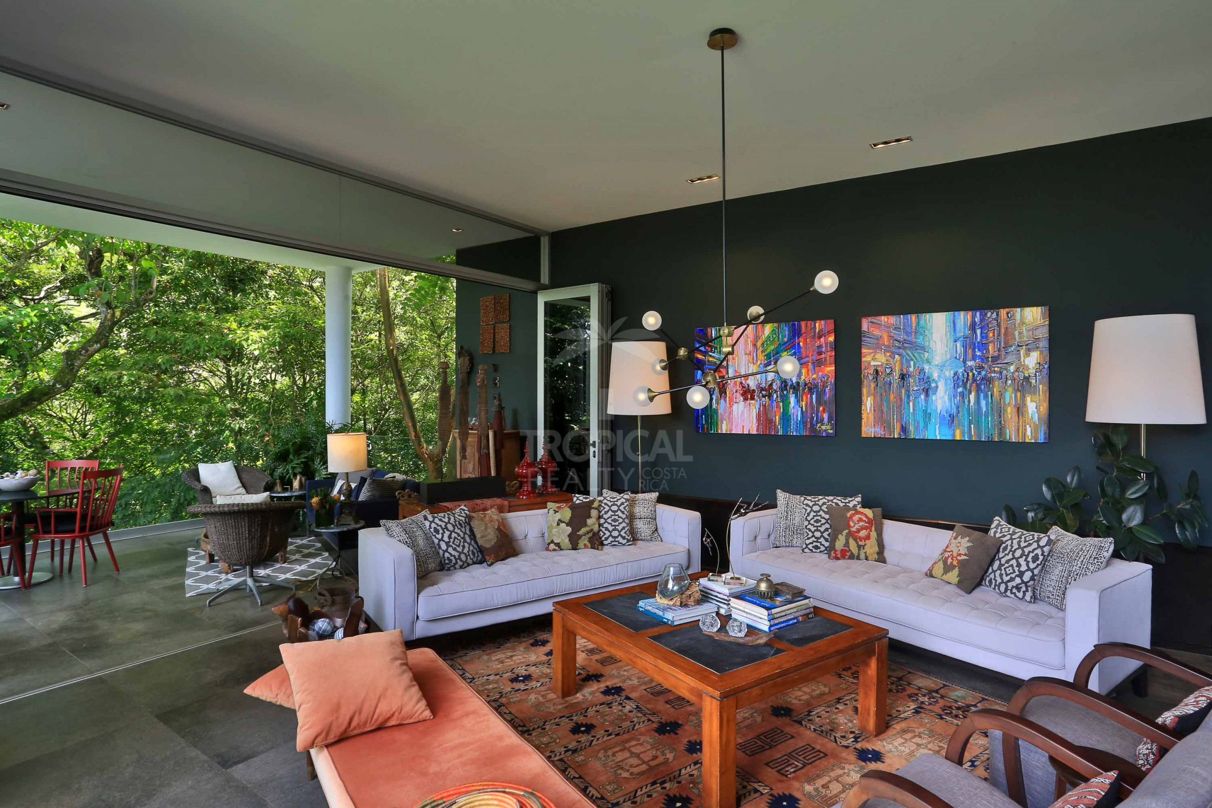 Luxury Home for Sale in Ciudad Colón – Infinity Pool & Forest Views