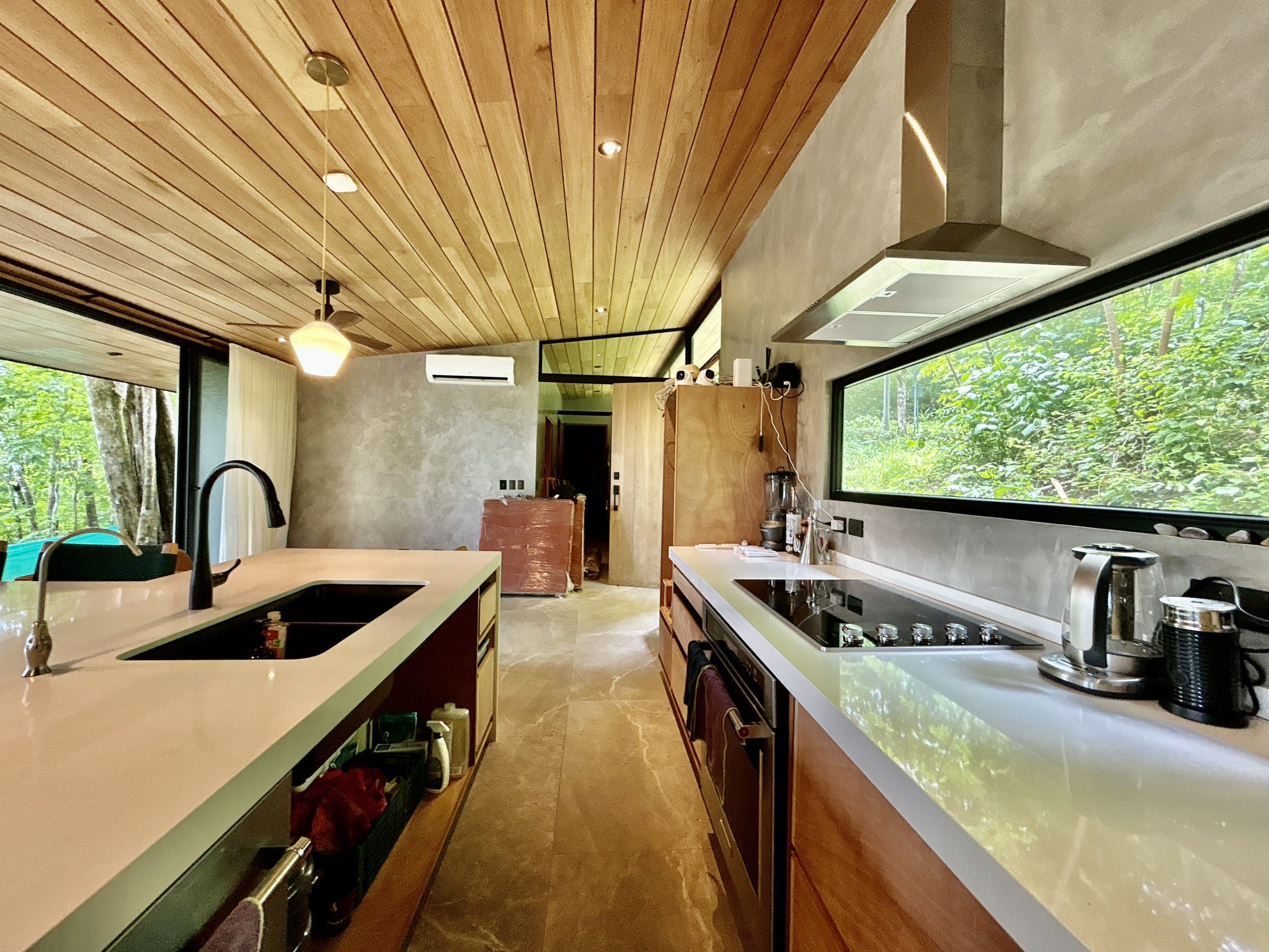 Modern Retreat Surrounded by Lush Nature in Santa Teresa