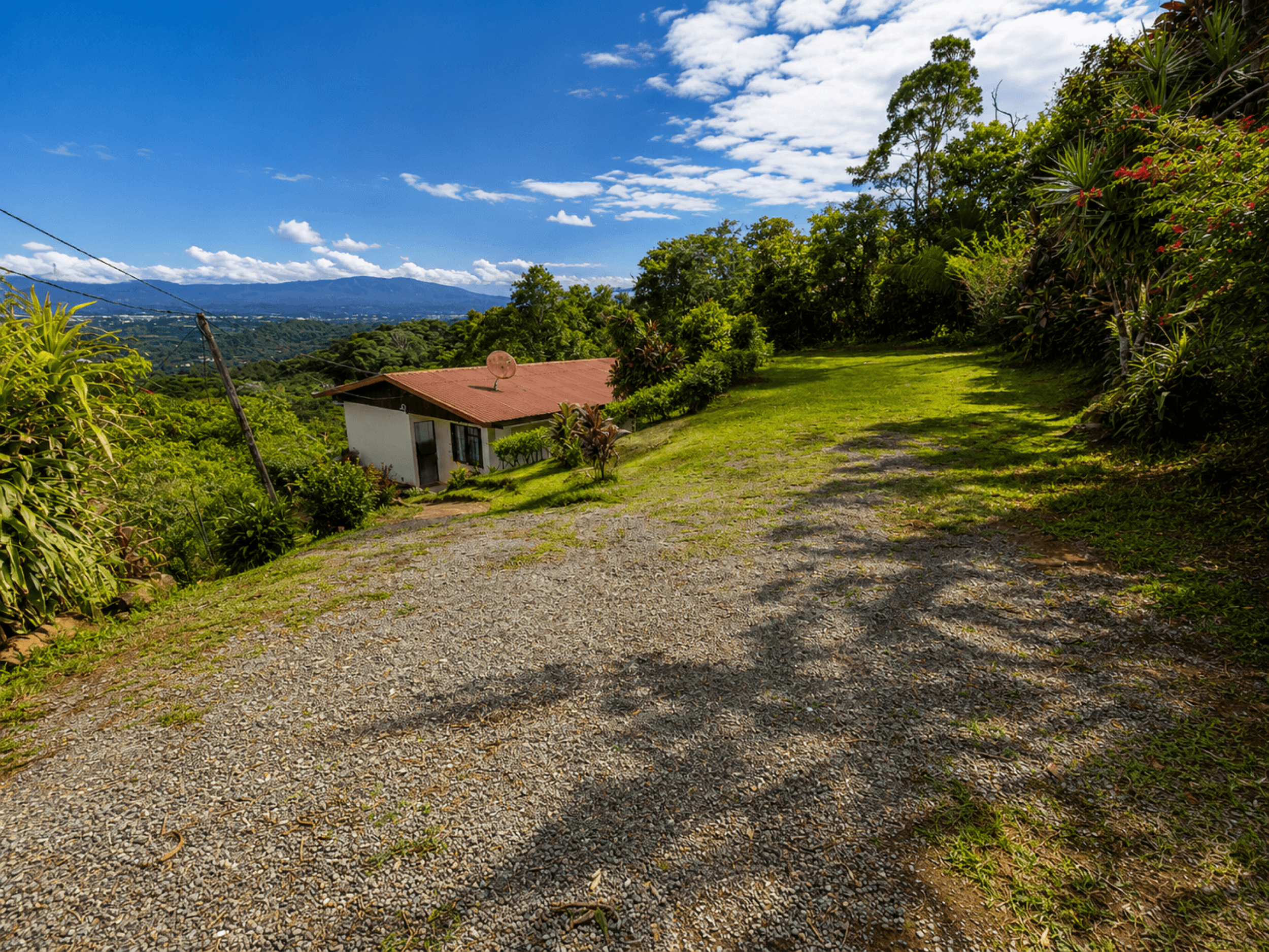 Home with large Lot and Spectacular Panoramic Views in Ciudad Colón