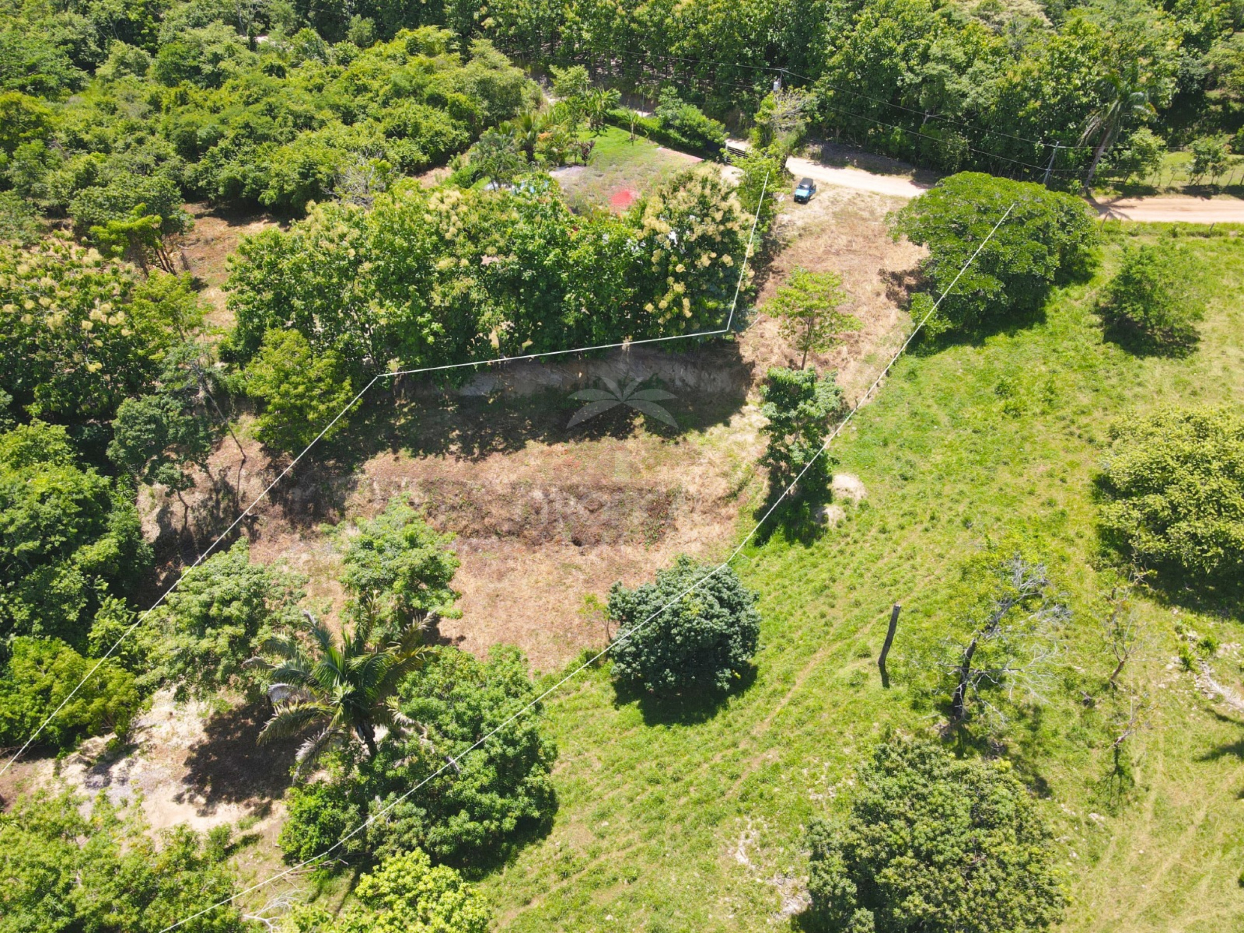 Lot with Registered Well and 3 Buildable Platforms – Minutes from Santa Teresa