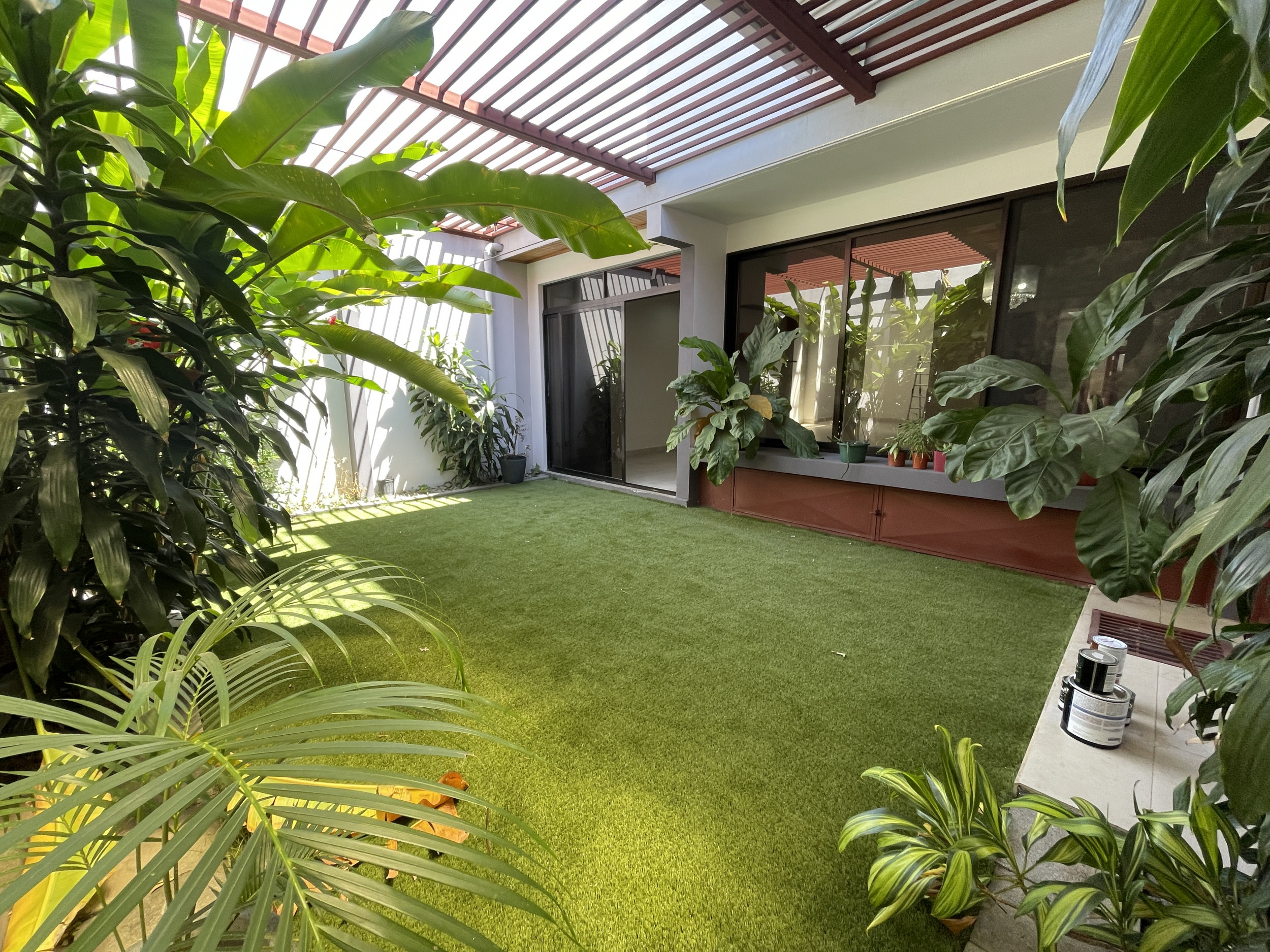 Detached House in Escazú, Trejos Montealegre: For Sale or Rent