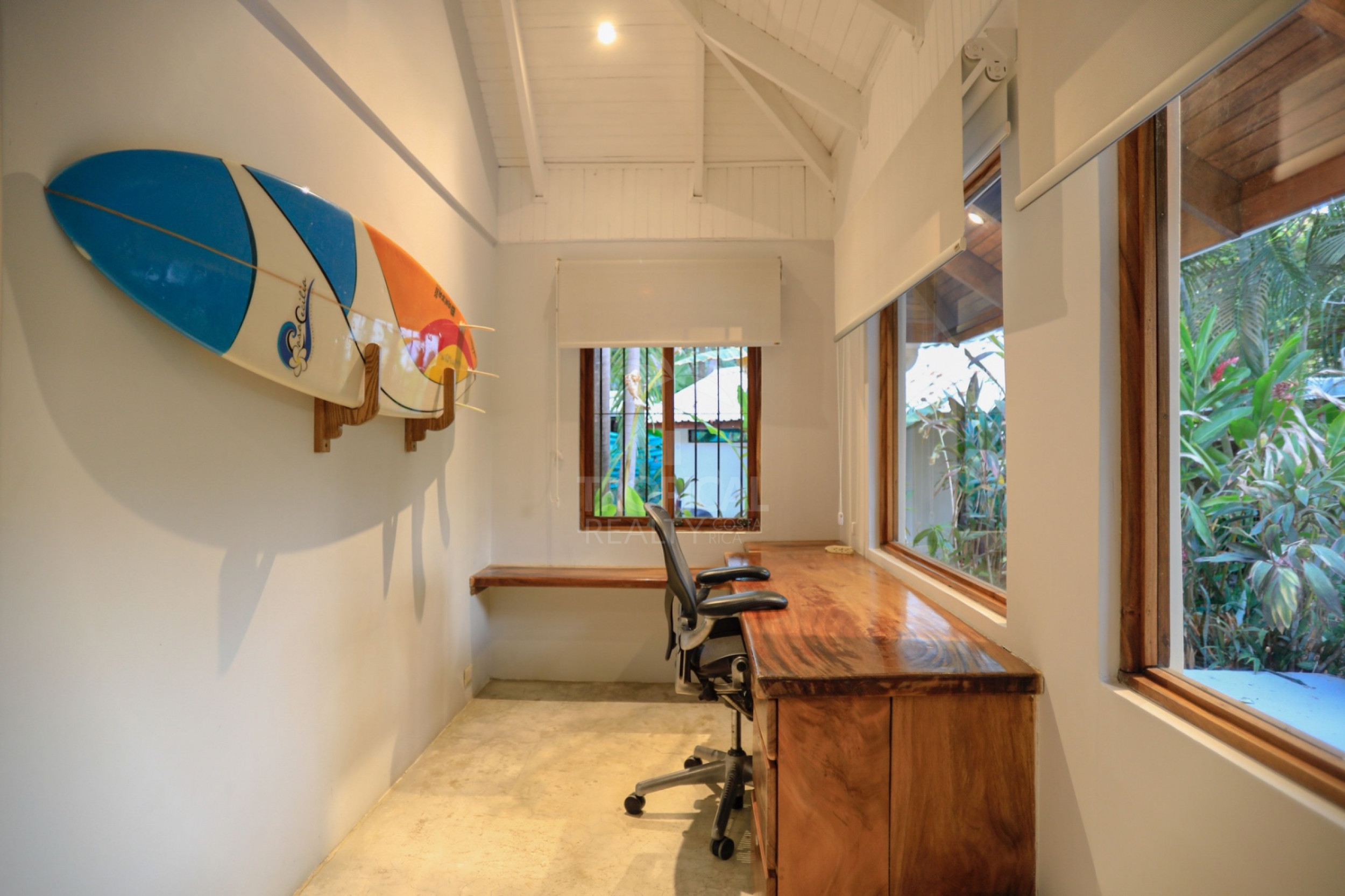Oceanfront Villa for Rent in Santa Teresa – 2 Bedrooms with Private Terrace