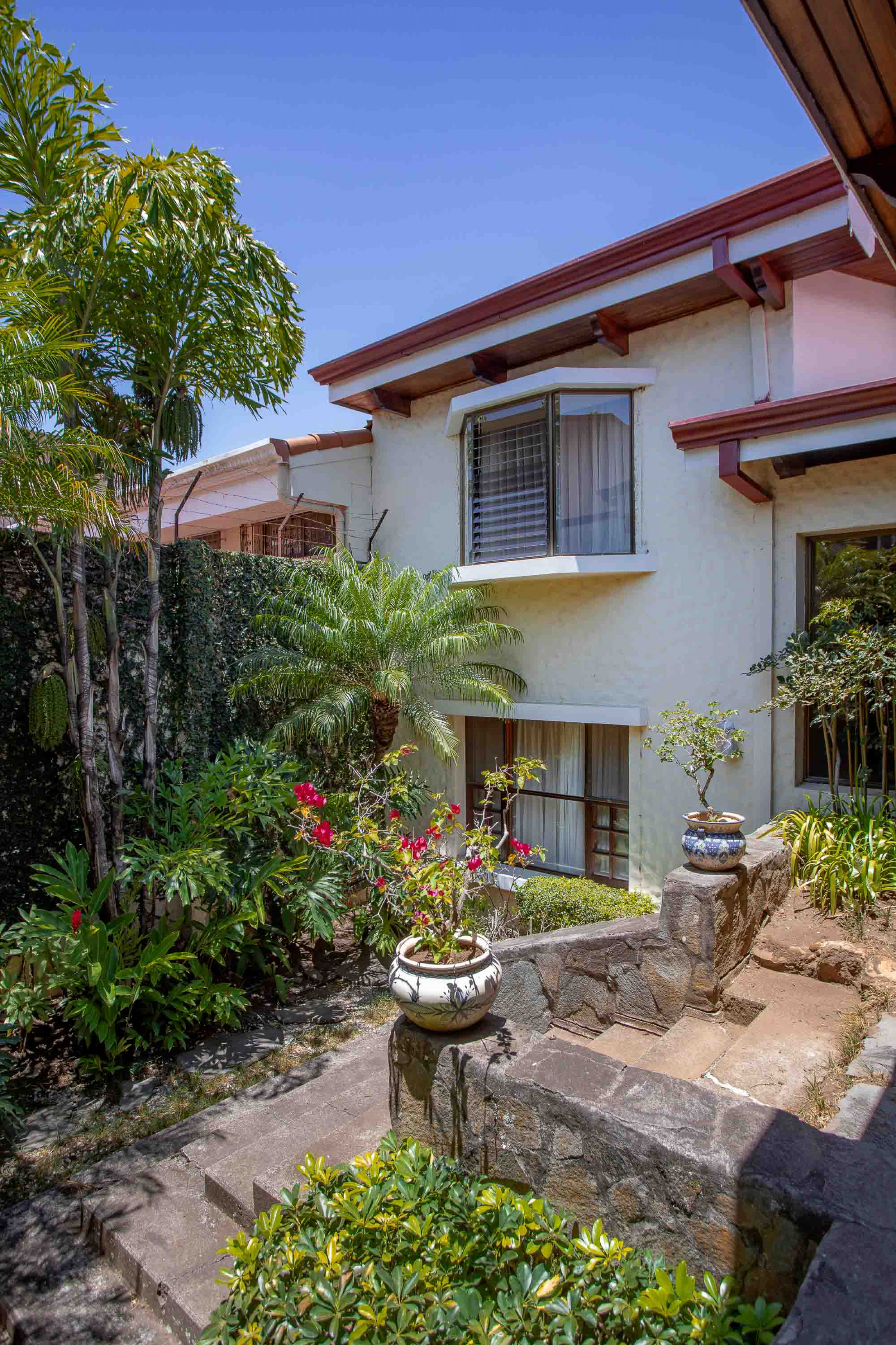 Contemporary Home with Apartment for sale in Trejos Montealegre, Escazu, SOLD