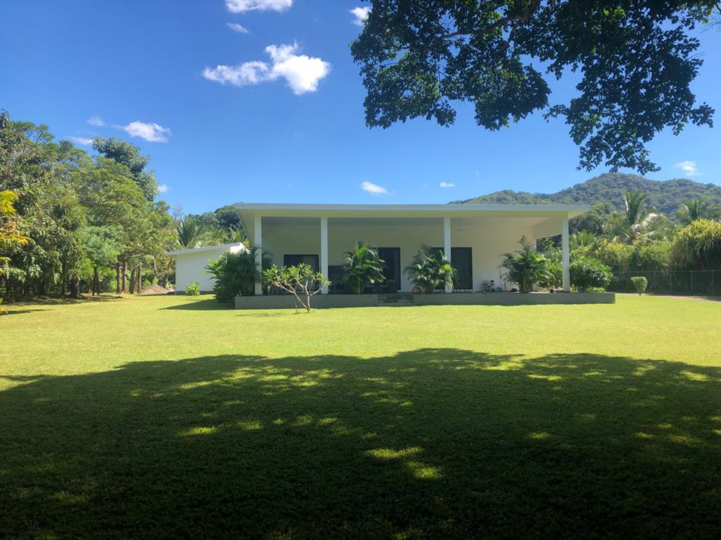 Luxury Bed & Breakfast Estate for Sale Near Playa Tamarindo – Prime Investment Opportunity