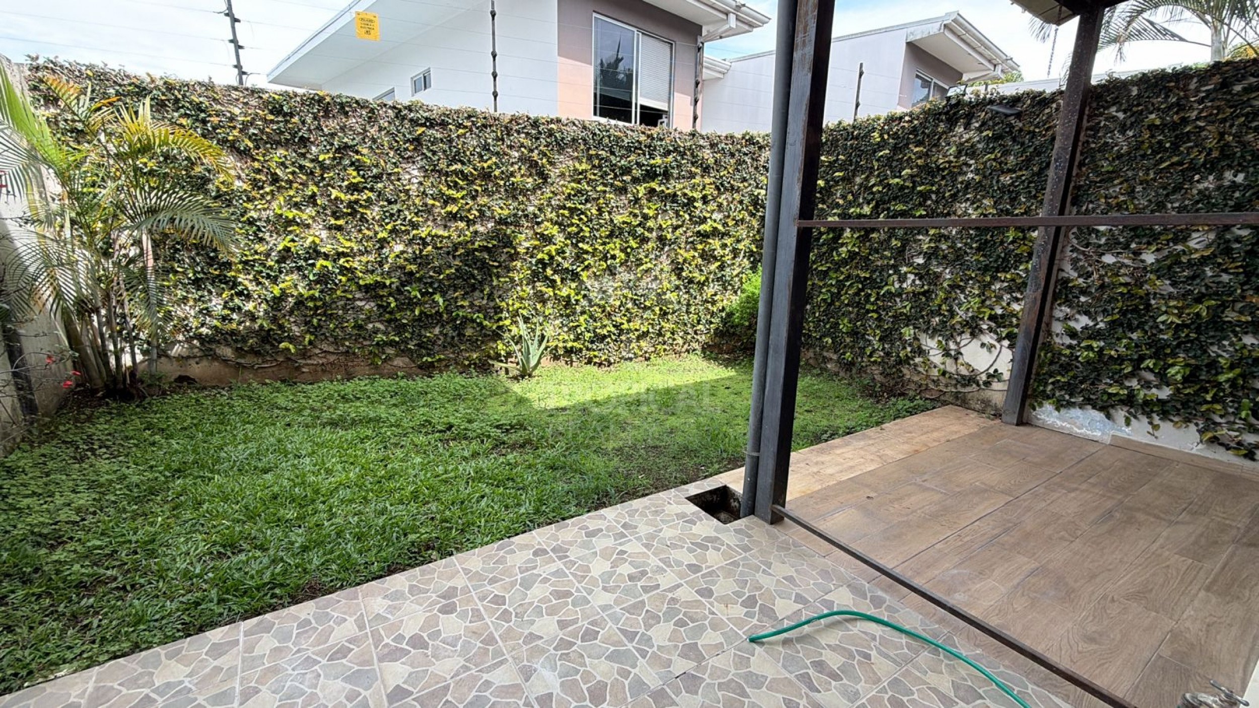 Contemporary Townhome for Sale in Pozos de Santa Ana – Comfort, Location & Great Value