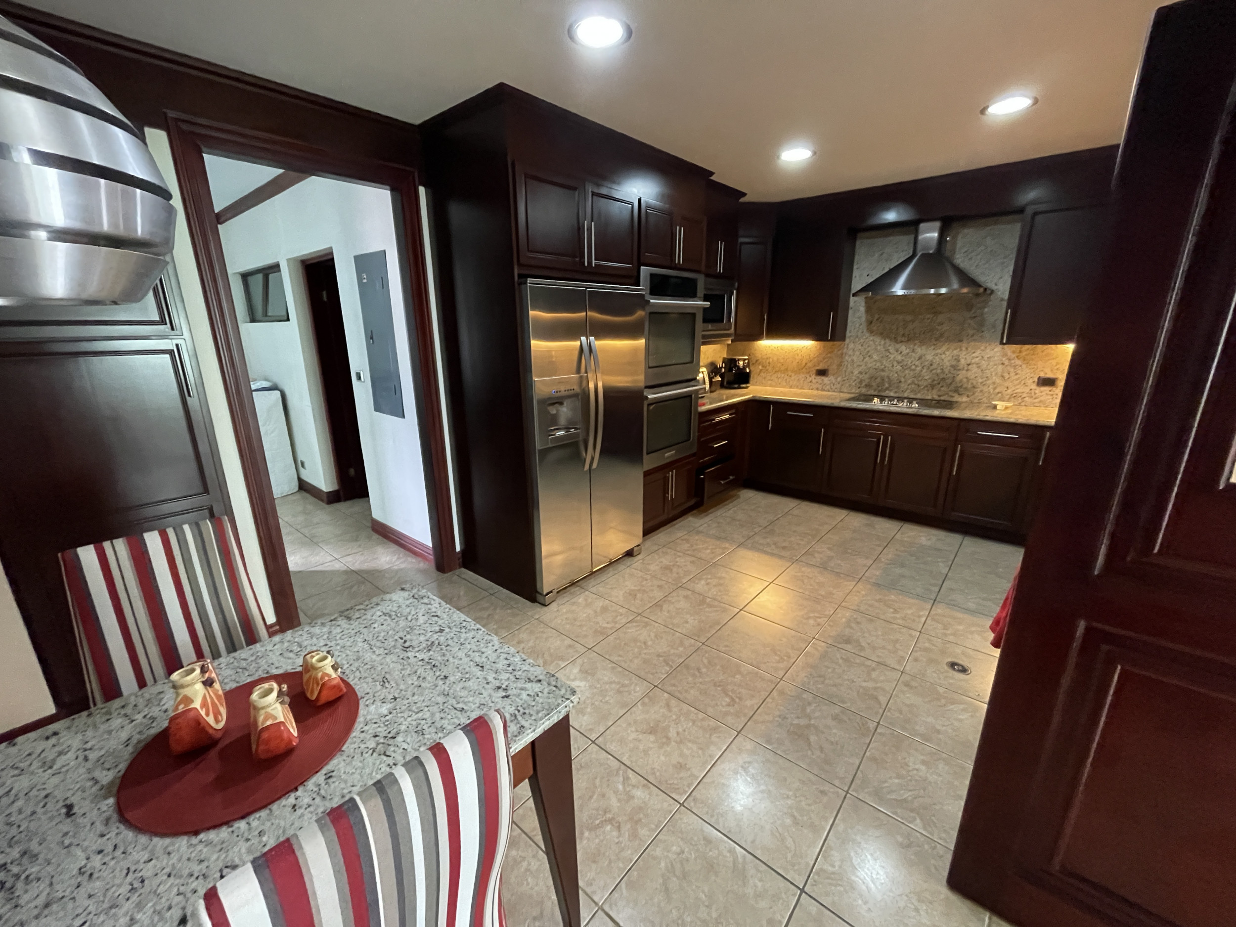 Trejos Montealegre, elegant apartment for sale SOLD