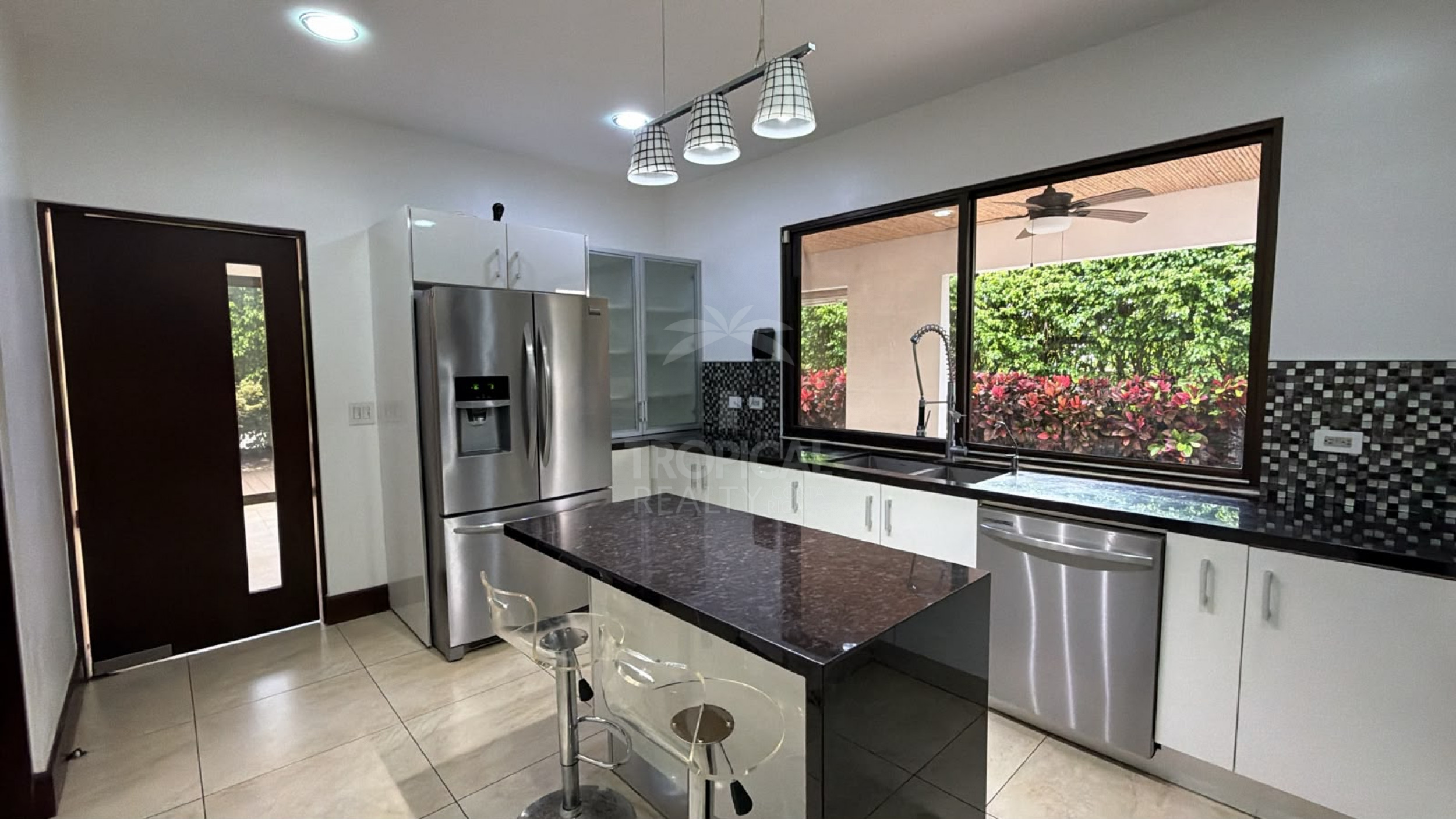 Luxury Living at Lomas del Valle Condominium