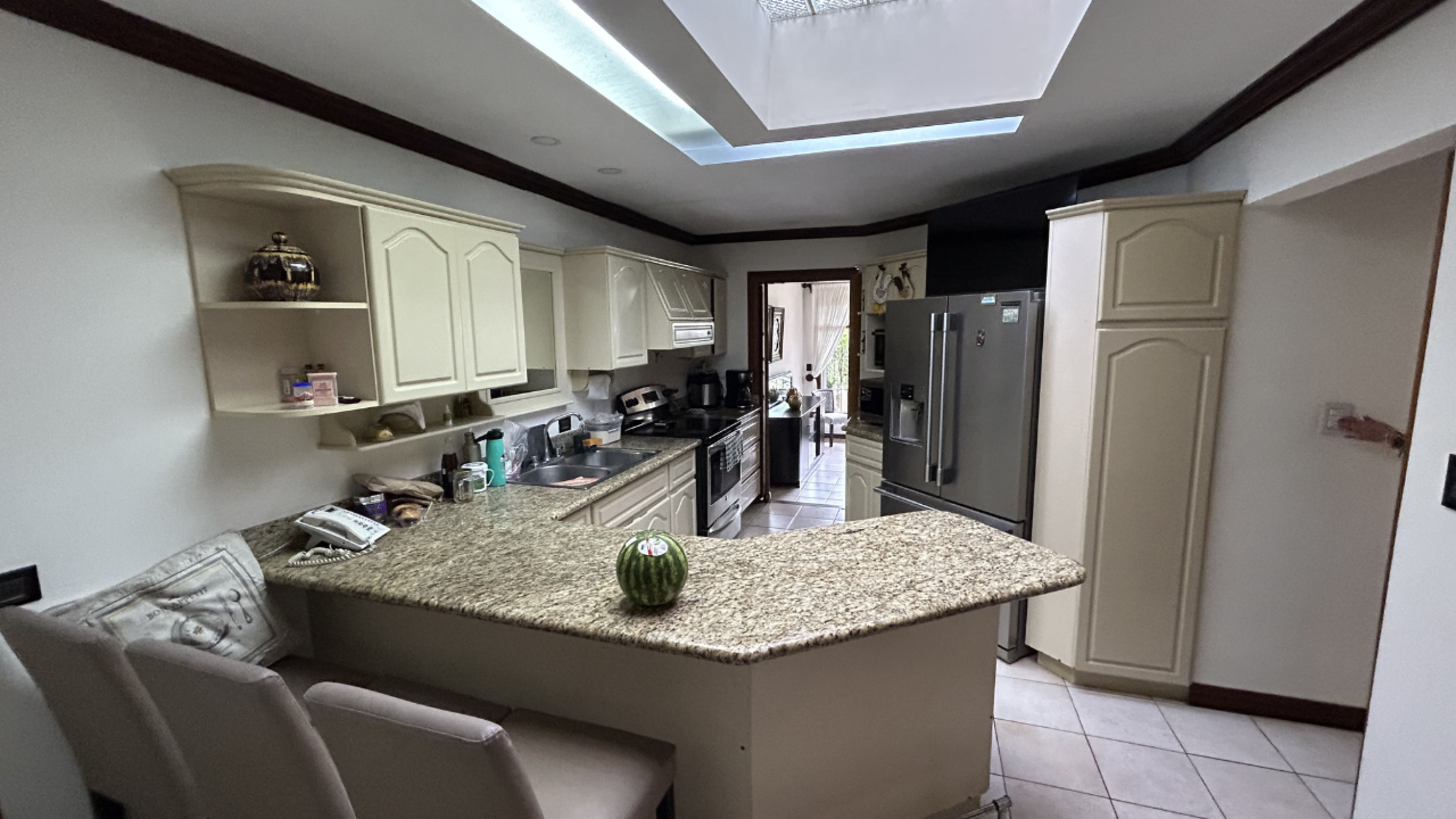 Home for Sale in Rohrmoser, Pavas – Spacious Layout & Private Terrace