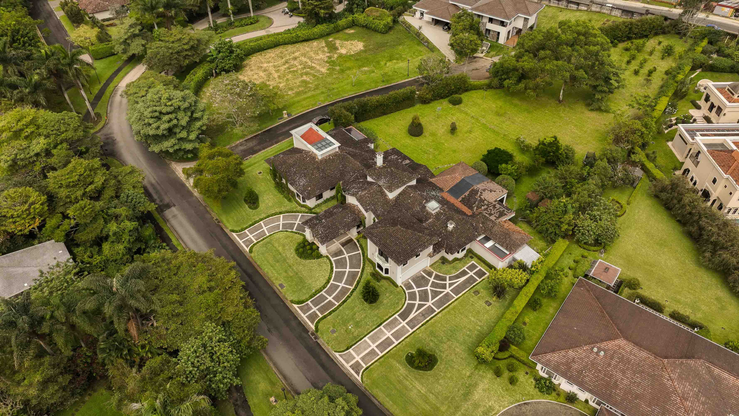 Monteran Luxury Estate: Exquisite 3-Bedroom Residence SOLD