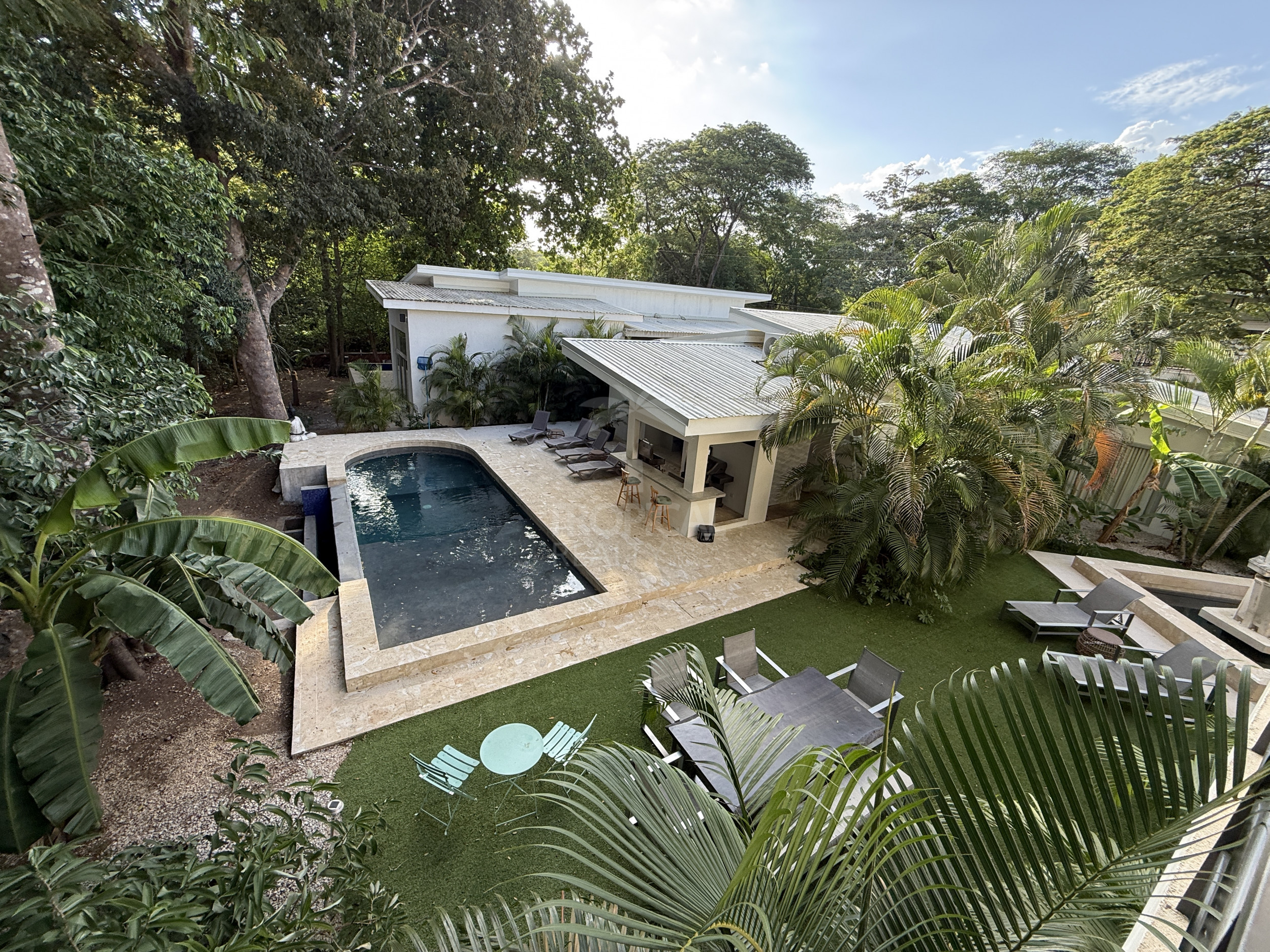 Long-Term Rental: Furnished 1-Bedroom Apartment in Surfside, Playa Potrero