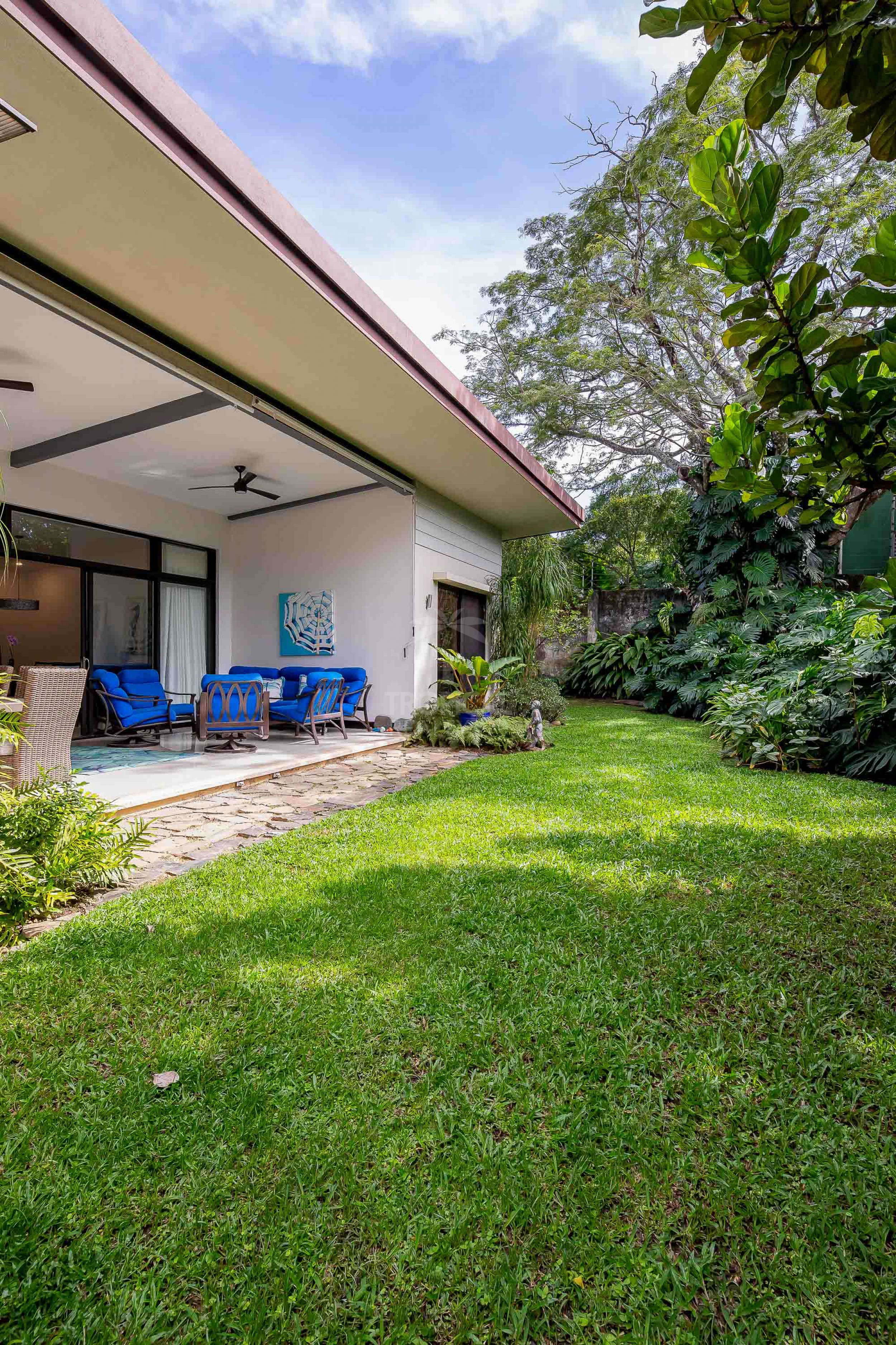 Casa Bougainvillea – Single-Story Luxury Home in Santa Ana with Expansive Private Garden