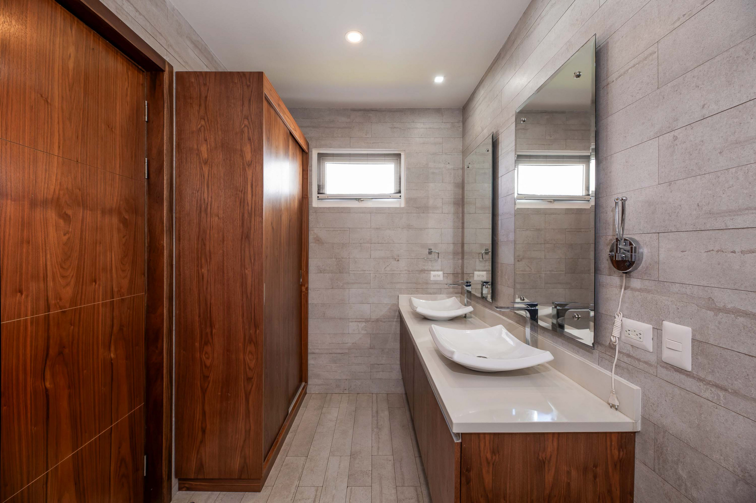 Modern Luxury Home in Gated Community – Valle del Sol, Lindora | 4 Bedrooms, Pool & Smart Features