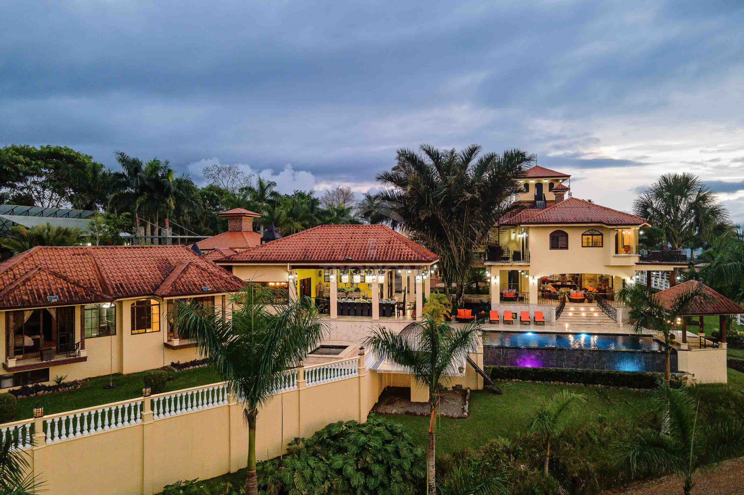 Grand Luxury Estate – Rancho Villa Verde