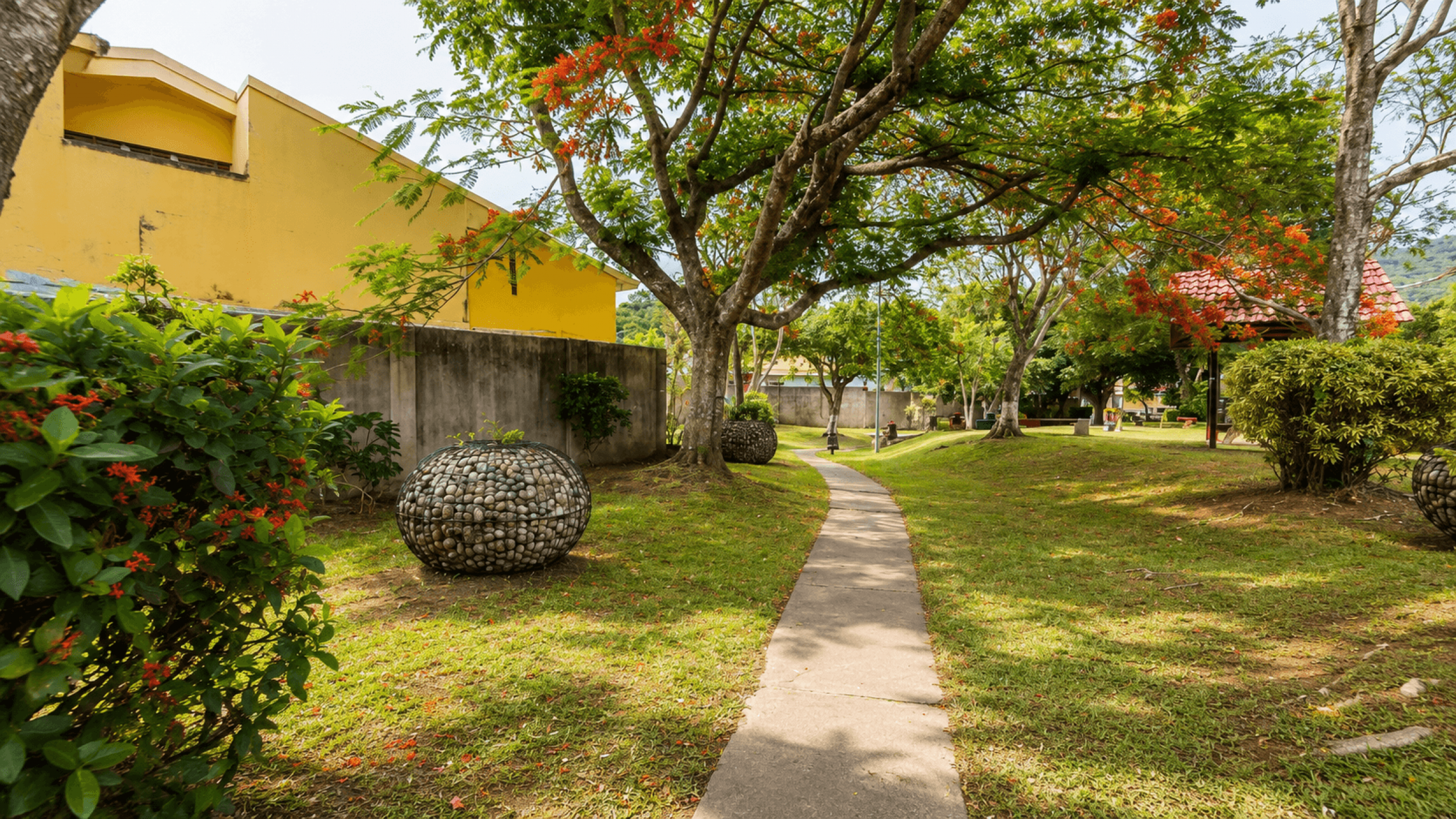 Family Home for Sale with Spacious Private Garden in Ciudad Colón – Boulevard Las Palmas