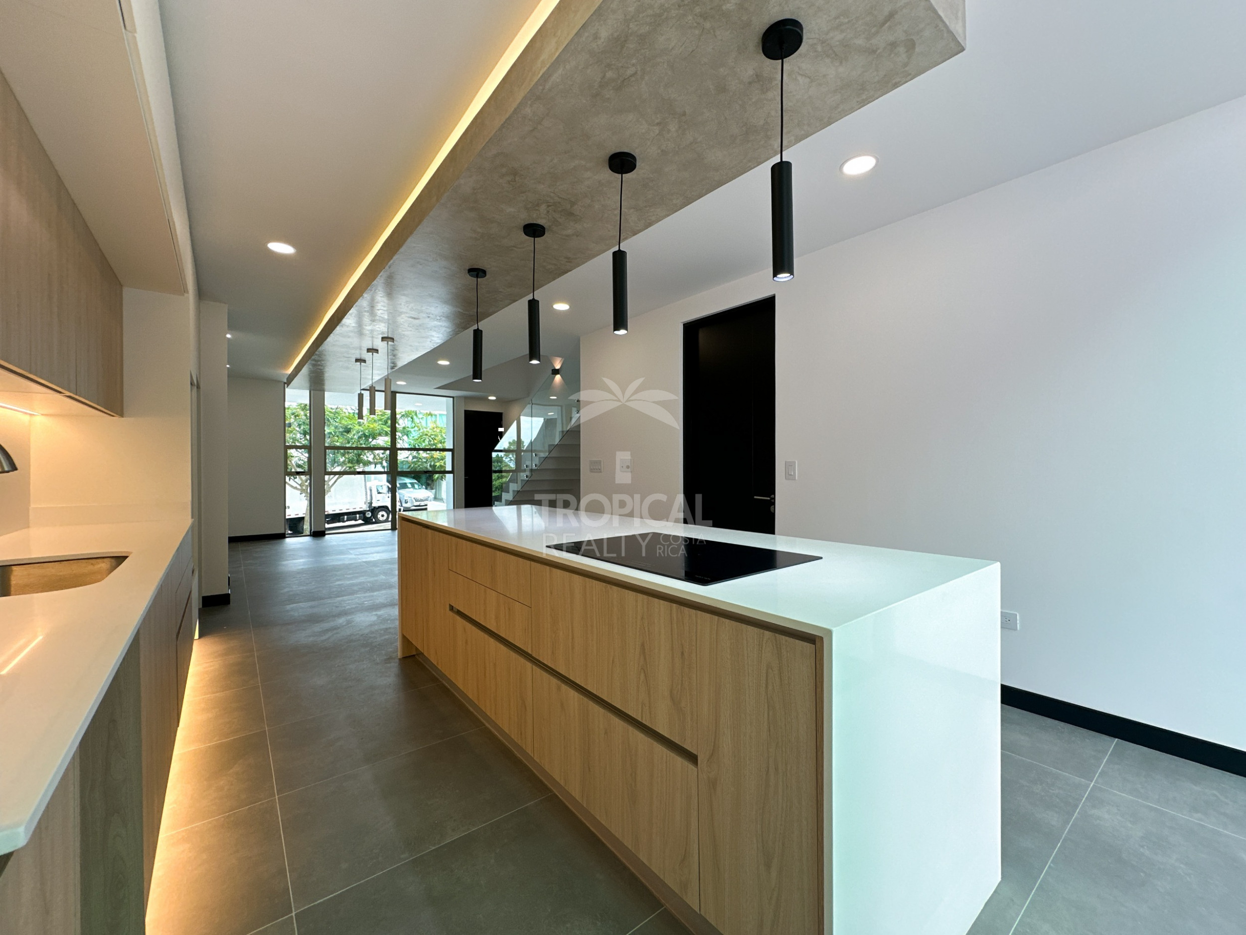Discover your dream home in the prestigious Bonavista Condominium!