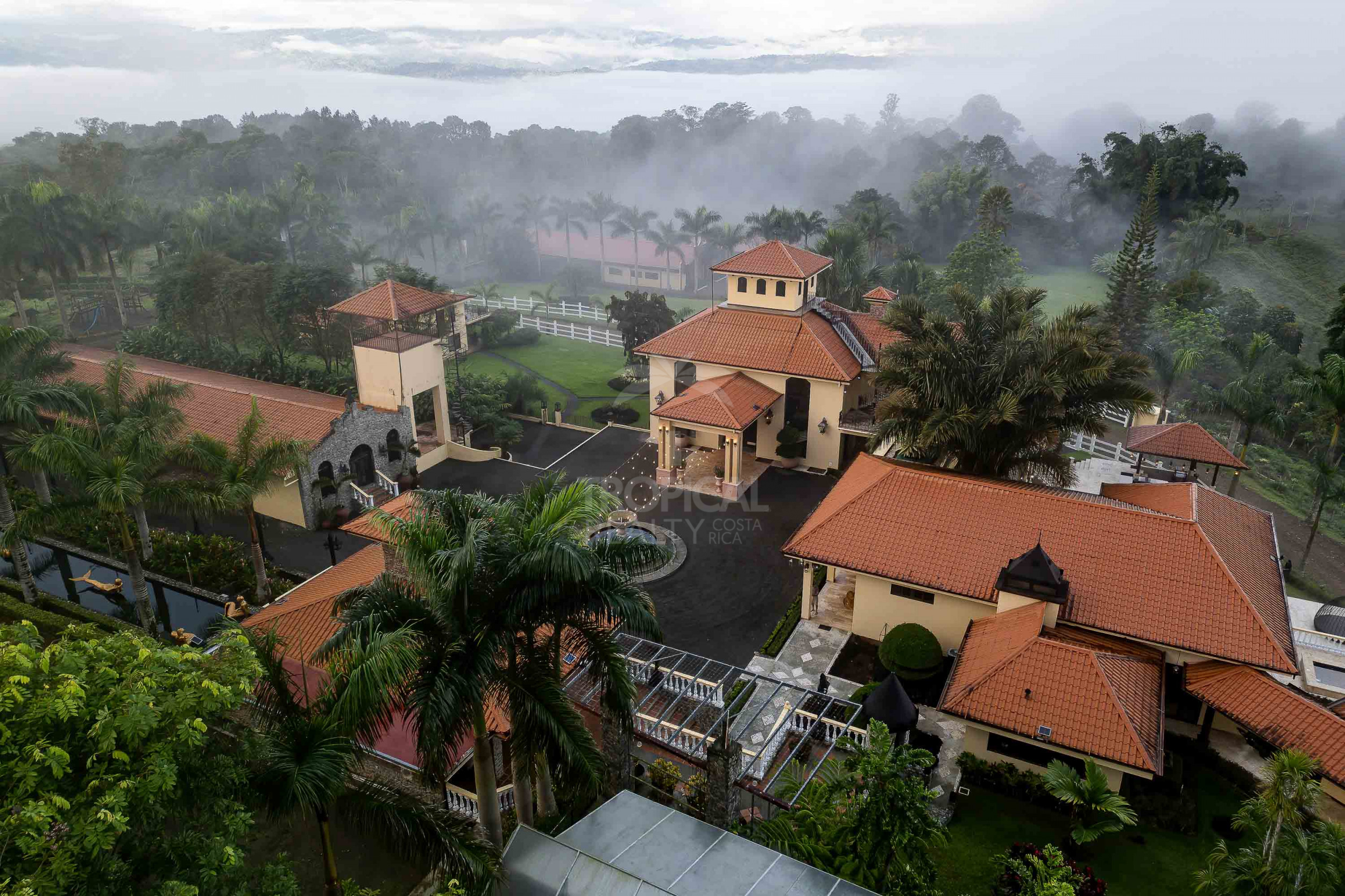 Grand Luxury Estate – Rancho Villa Verde